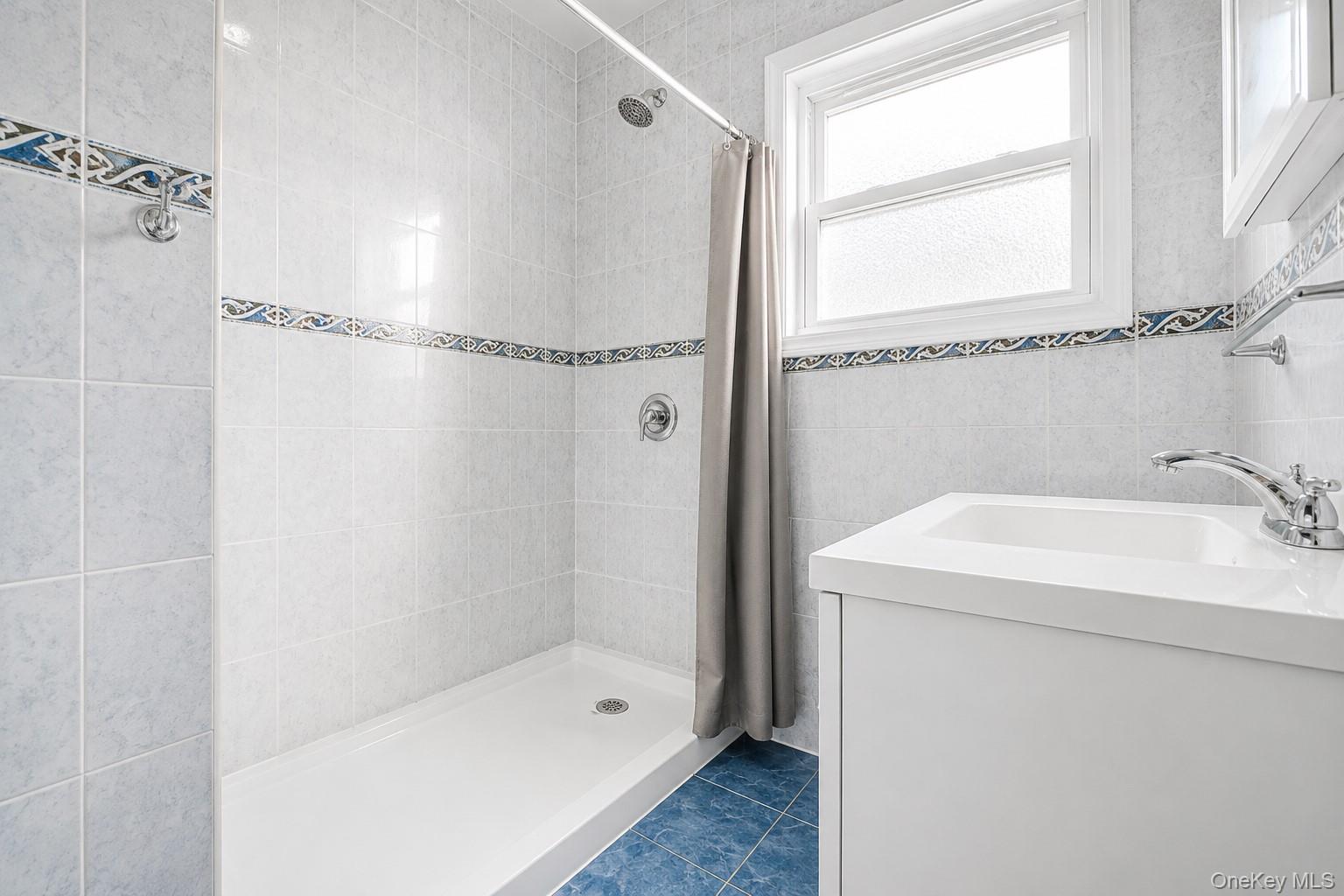 3-08 26th Avenue, Unit 1 photo 10