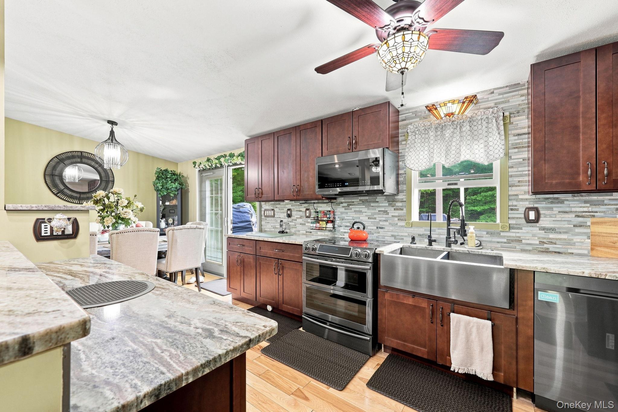 842 Ulster Heights Road – For Sale