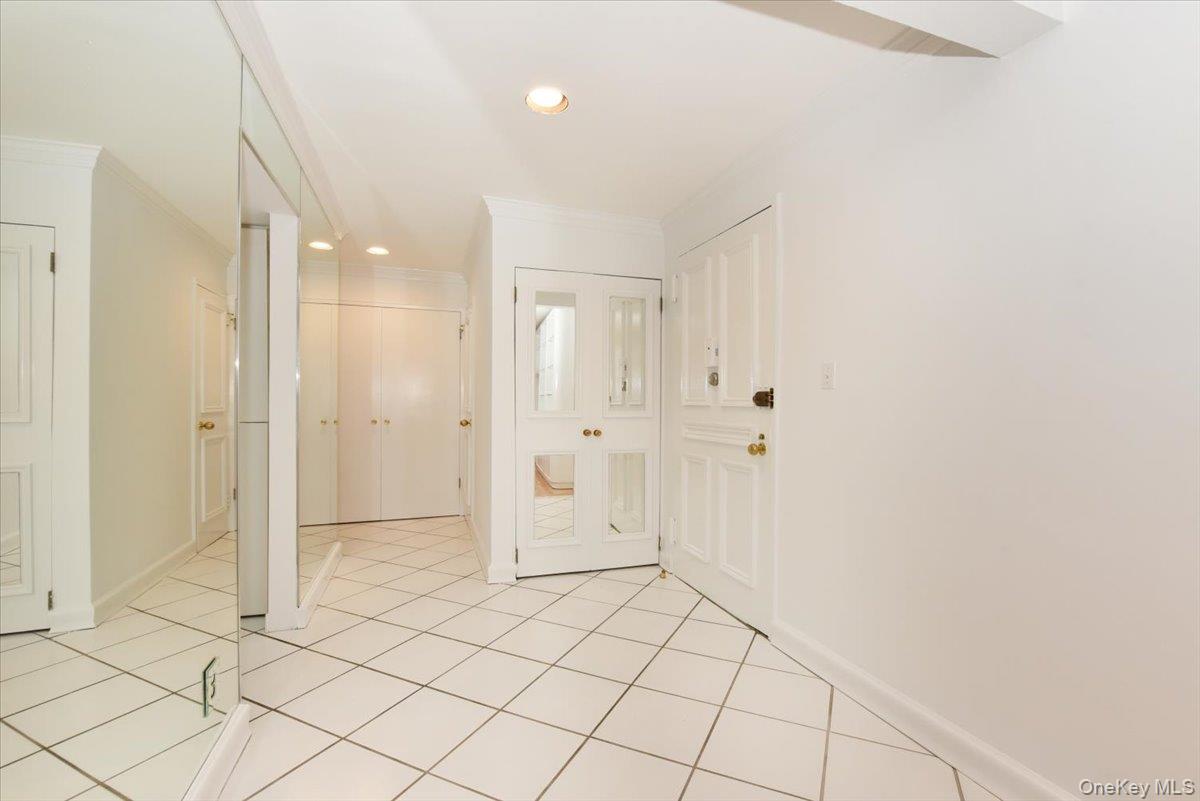 180 S Middle Neck Road, Unit 1-J photo 33