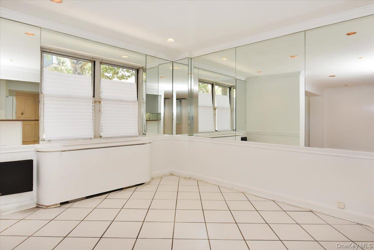180 S Middle Neck Road, Unit 1-J photo 28