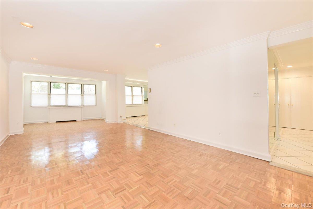 180 S Middle Neck Road, Unit 1-J photo 4