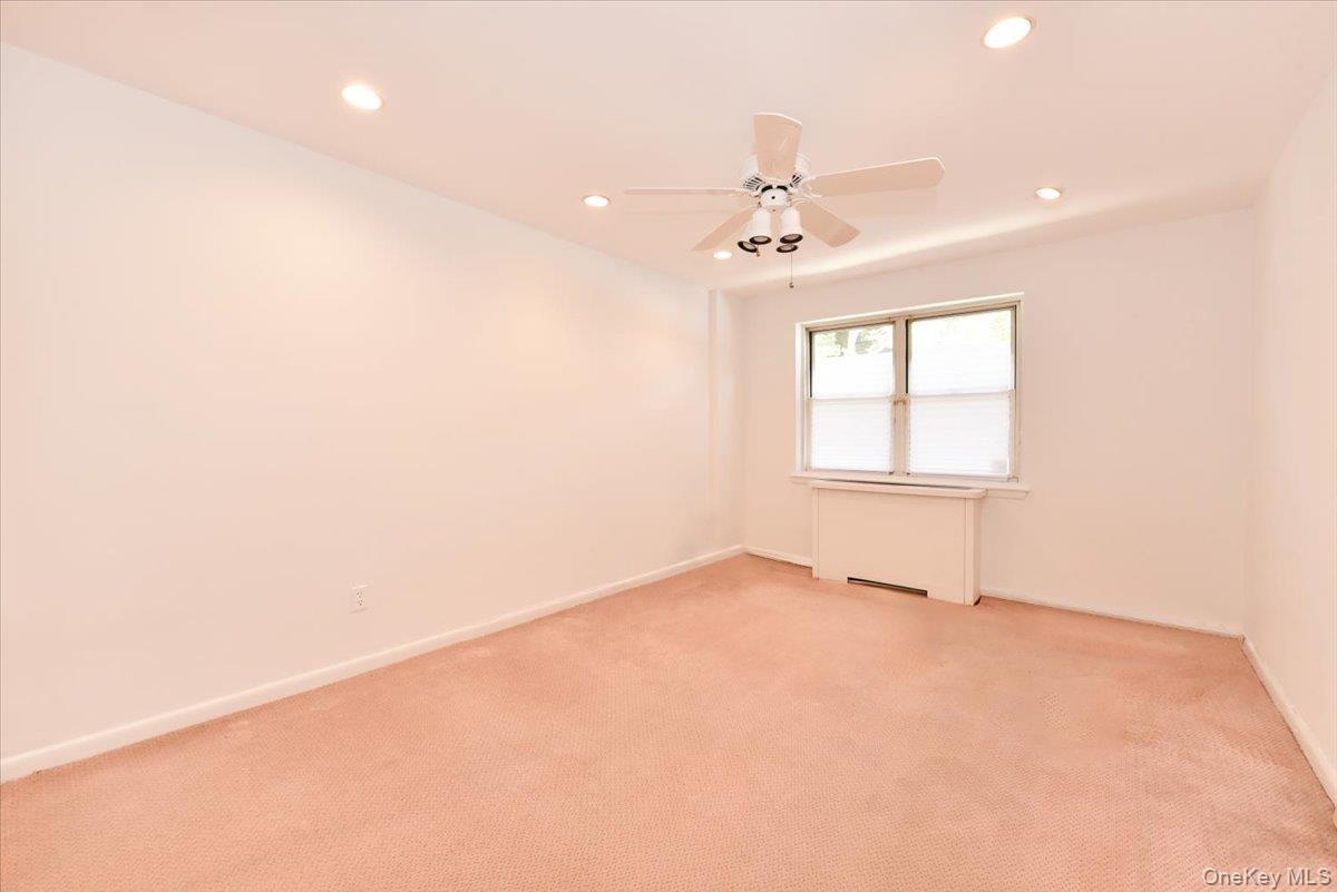 180 S Middle Neck Road, Unit 1-J photo 17