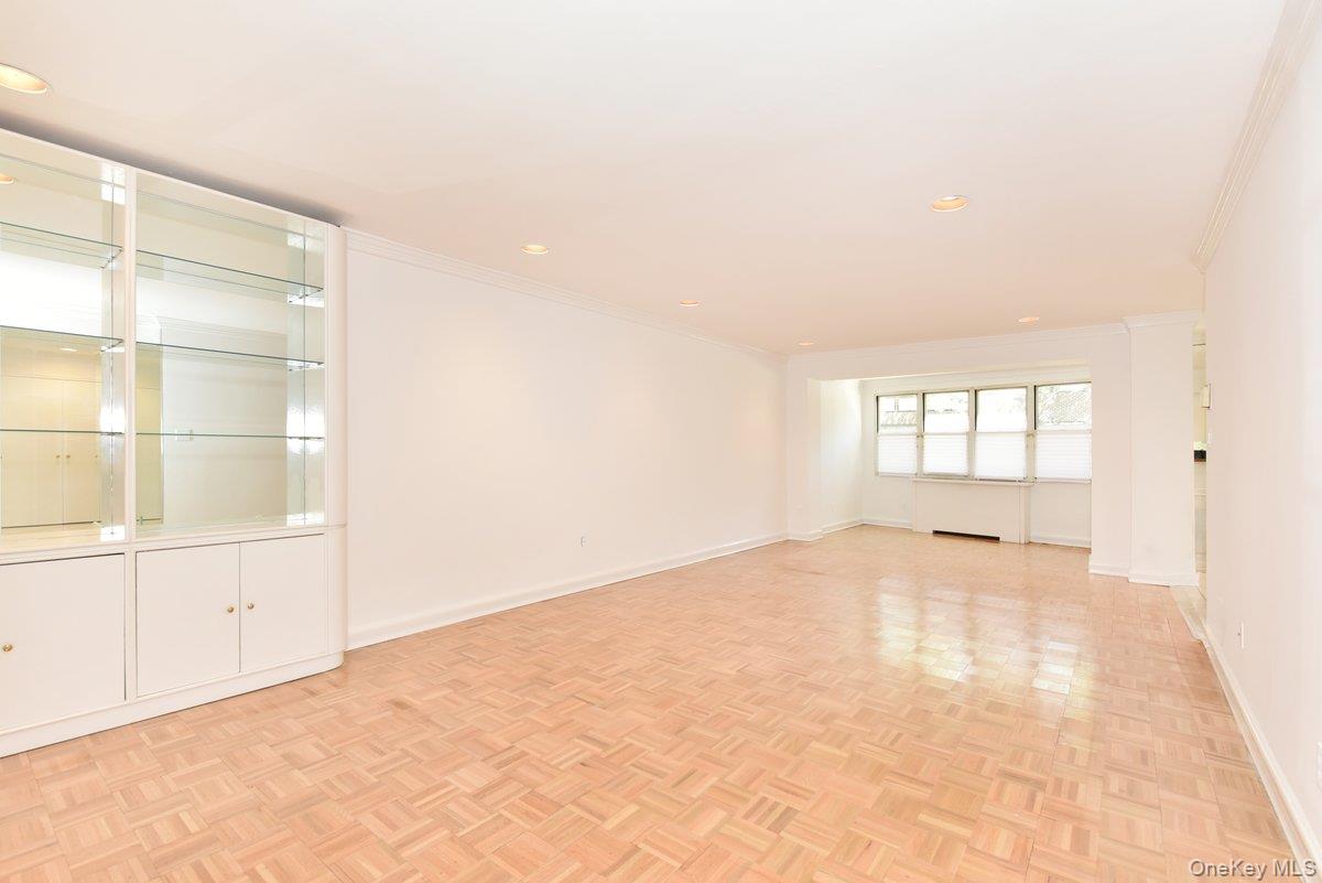 180 S Middle Neck Road, Unit 1-J photo 32