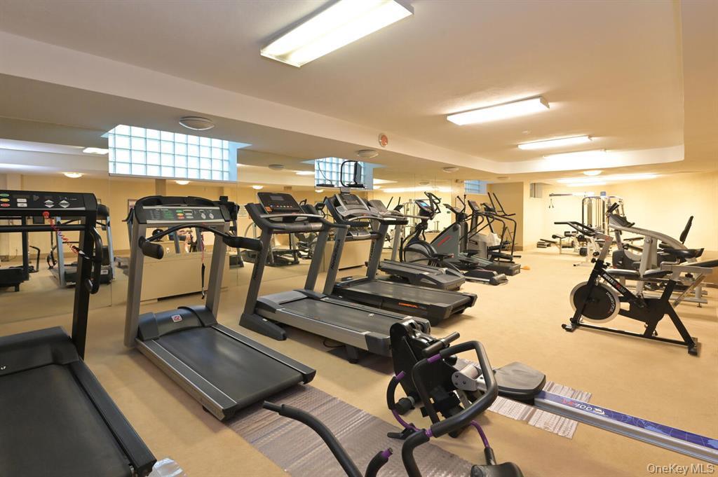 180 S Middle Neck Road, Unit 1-J photo 34
