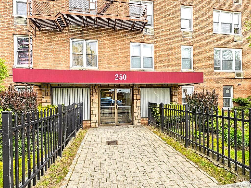 250 N Broadway, Unit PHD photo 4
