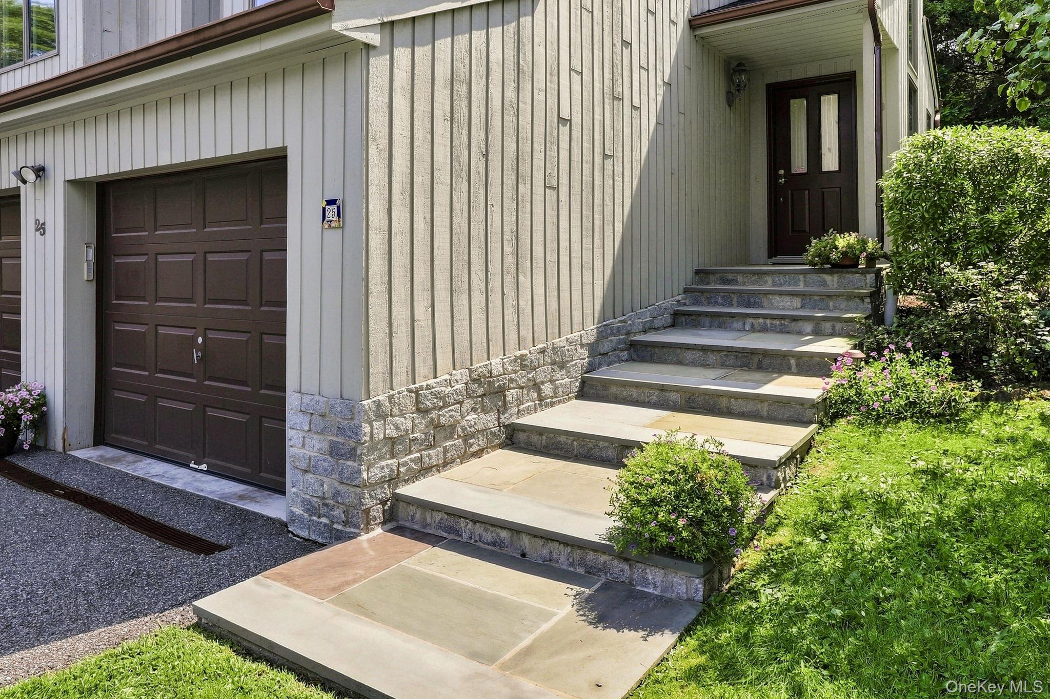 25 Fawn Lane – For Sale photo 2