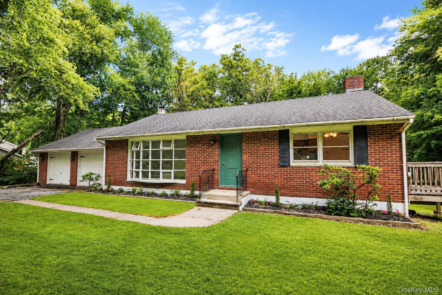 184 Lake Drive – For Sale