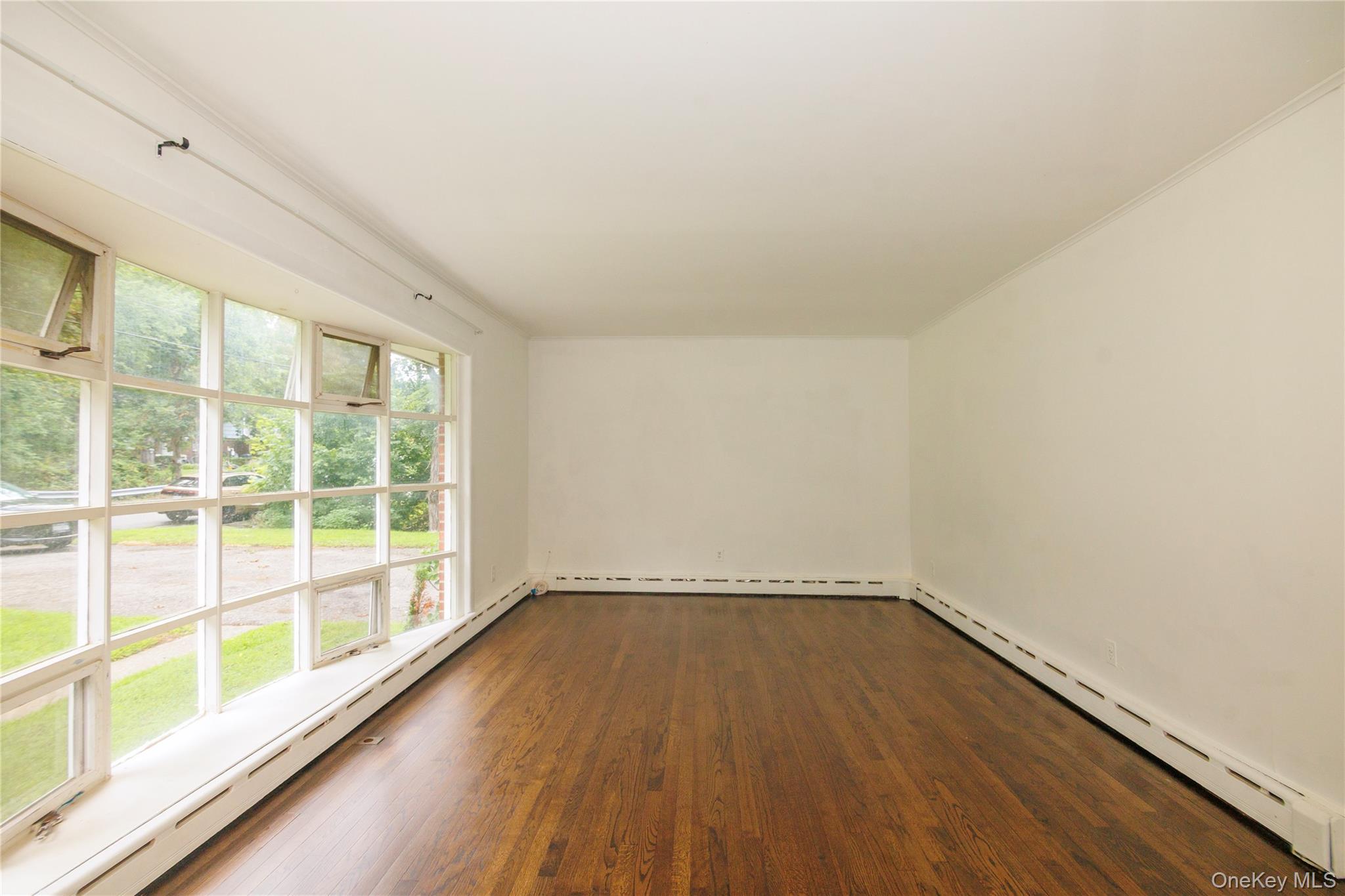 184 Lake Drive – For Sale photo 2