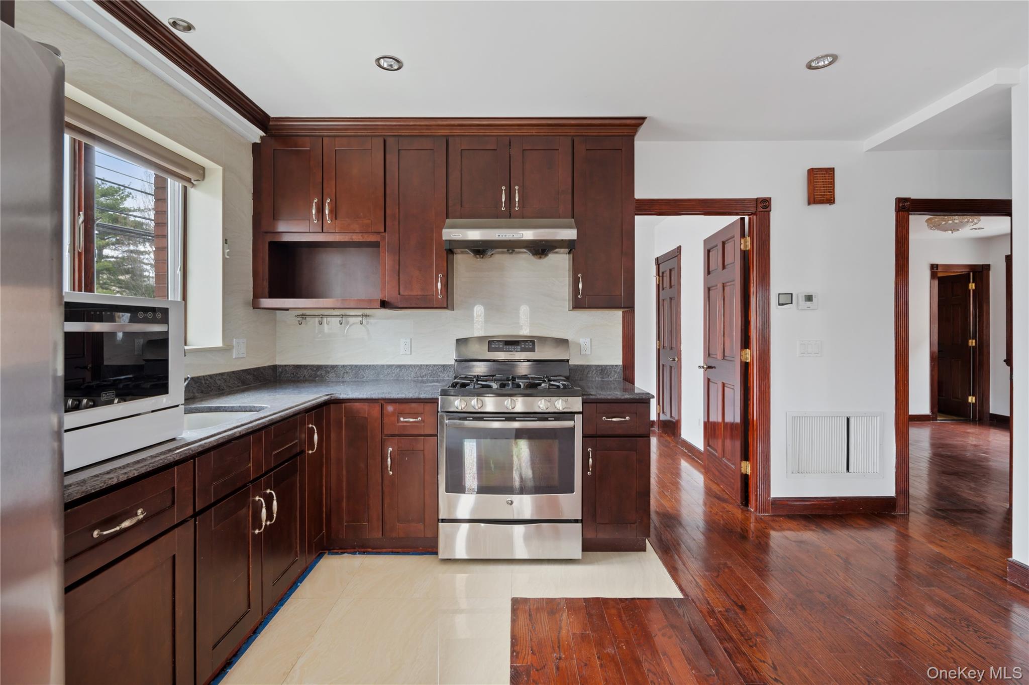 6903 Cloverdale Boulevard – For Rent photo 5