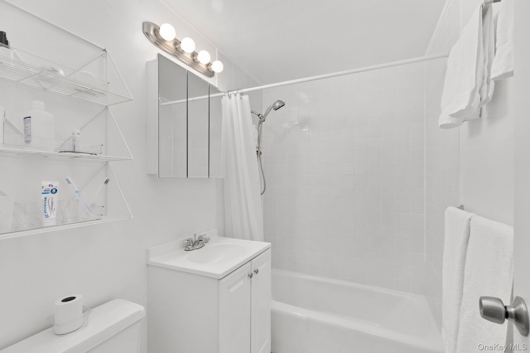 2 Consulate Drive, Unit 3G photo 14