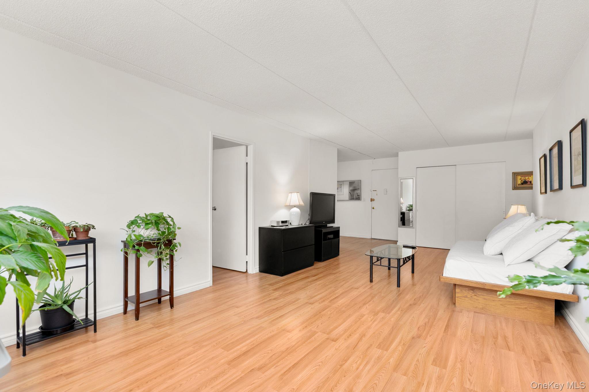 2 Consulate Drive, Unit 3G photo 10