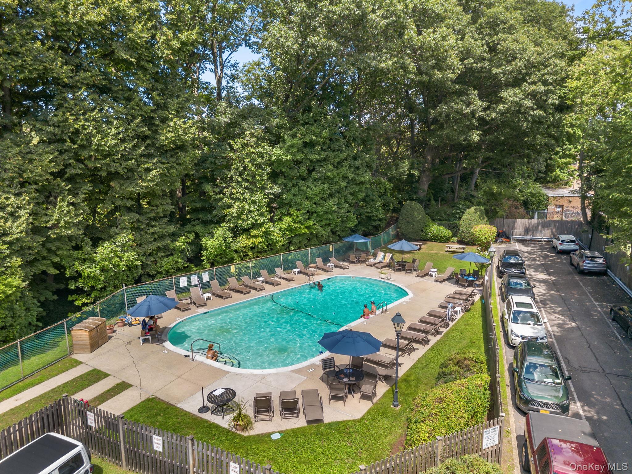 2 Consulate Drive, Unit 3G photo 2