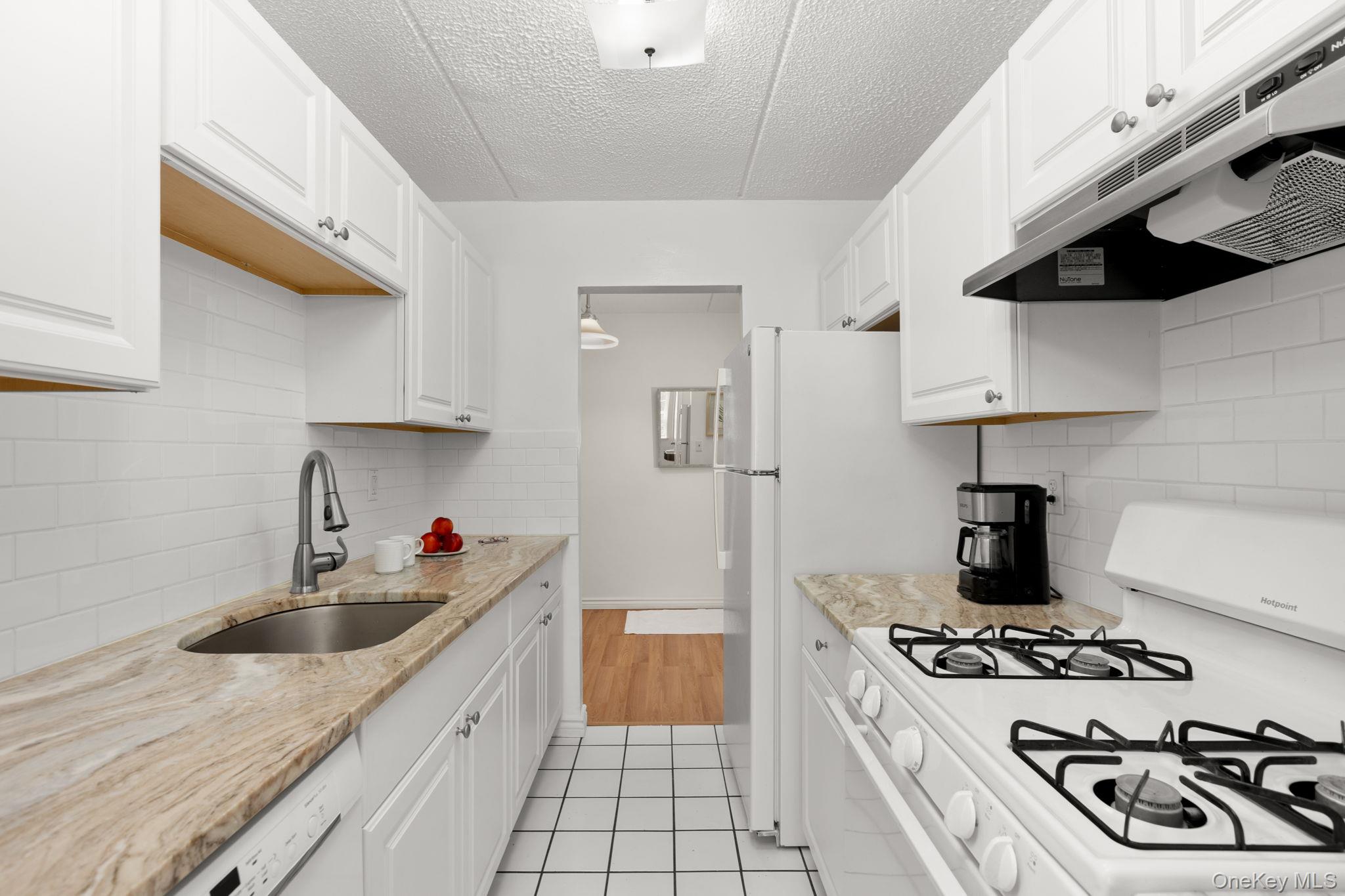 2 Consulate Drive, Unit 3G photo 4