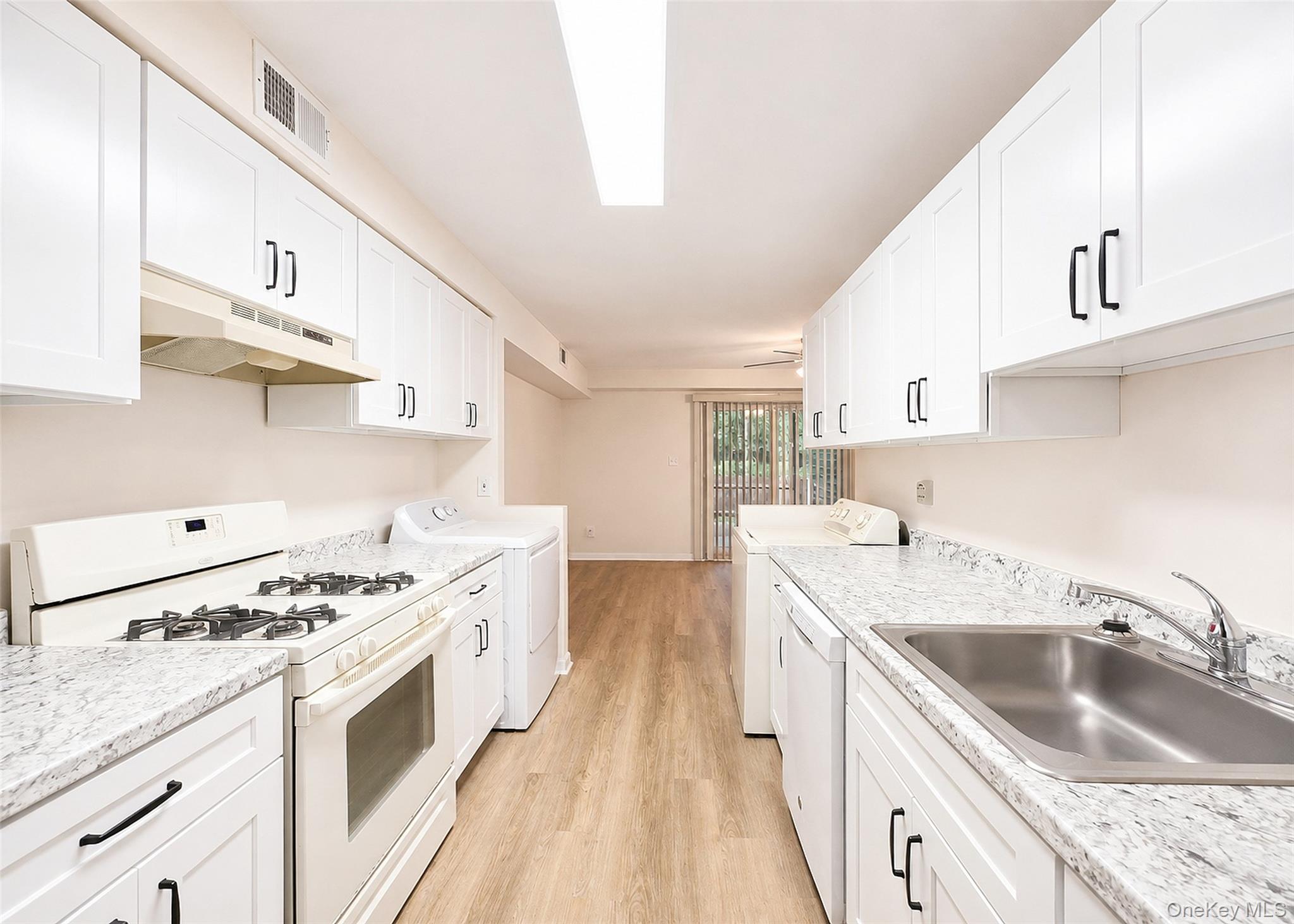 1 Wooded Way, Unit 1 photo 5