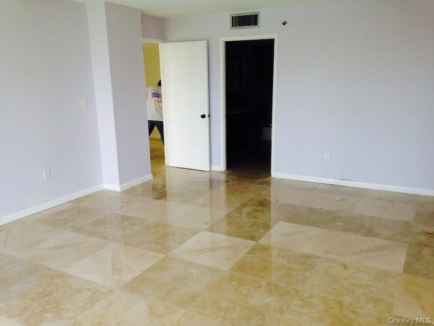 210 174th ST Unit 419 Collins Avenue, Unit 419 photo 4