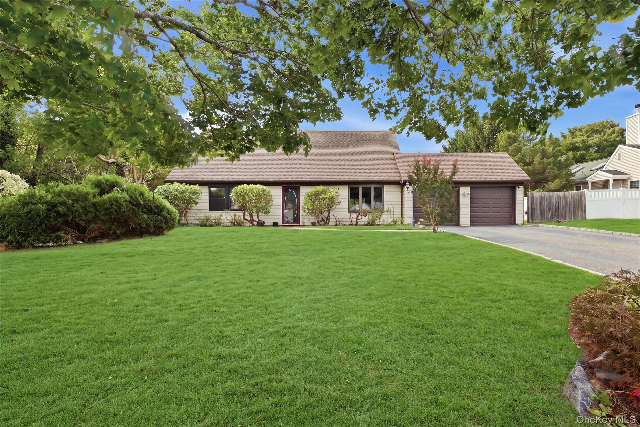 8 Imperial Drive – For Sale