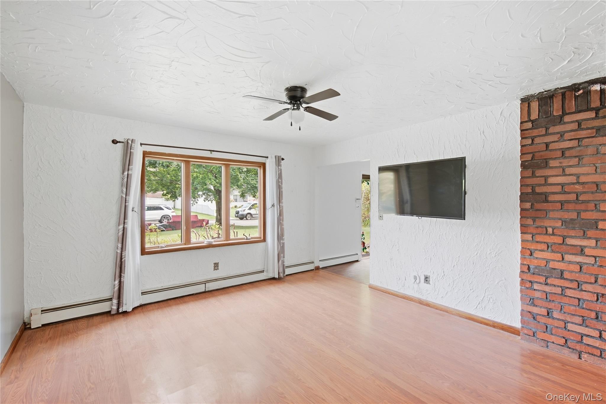 8 Imperial Drive – For Sale photo 5