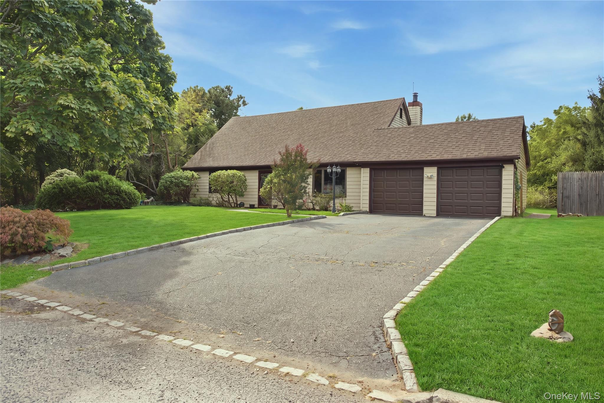 8 Imperial Drive – For Sale photo 2