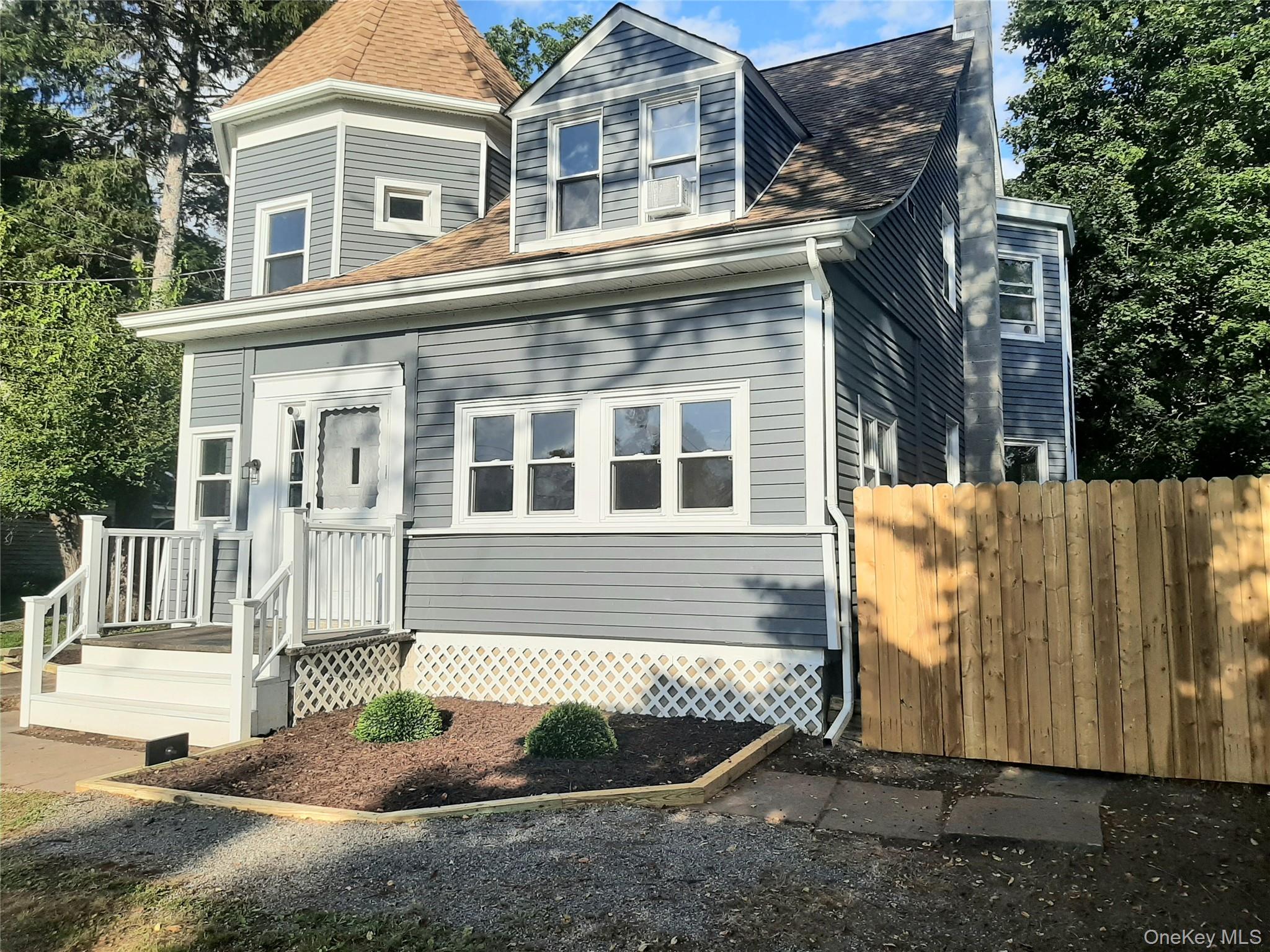46 Old Post Road – For Sale photo 3