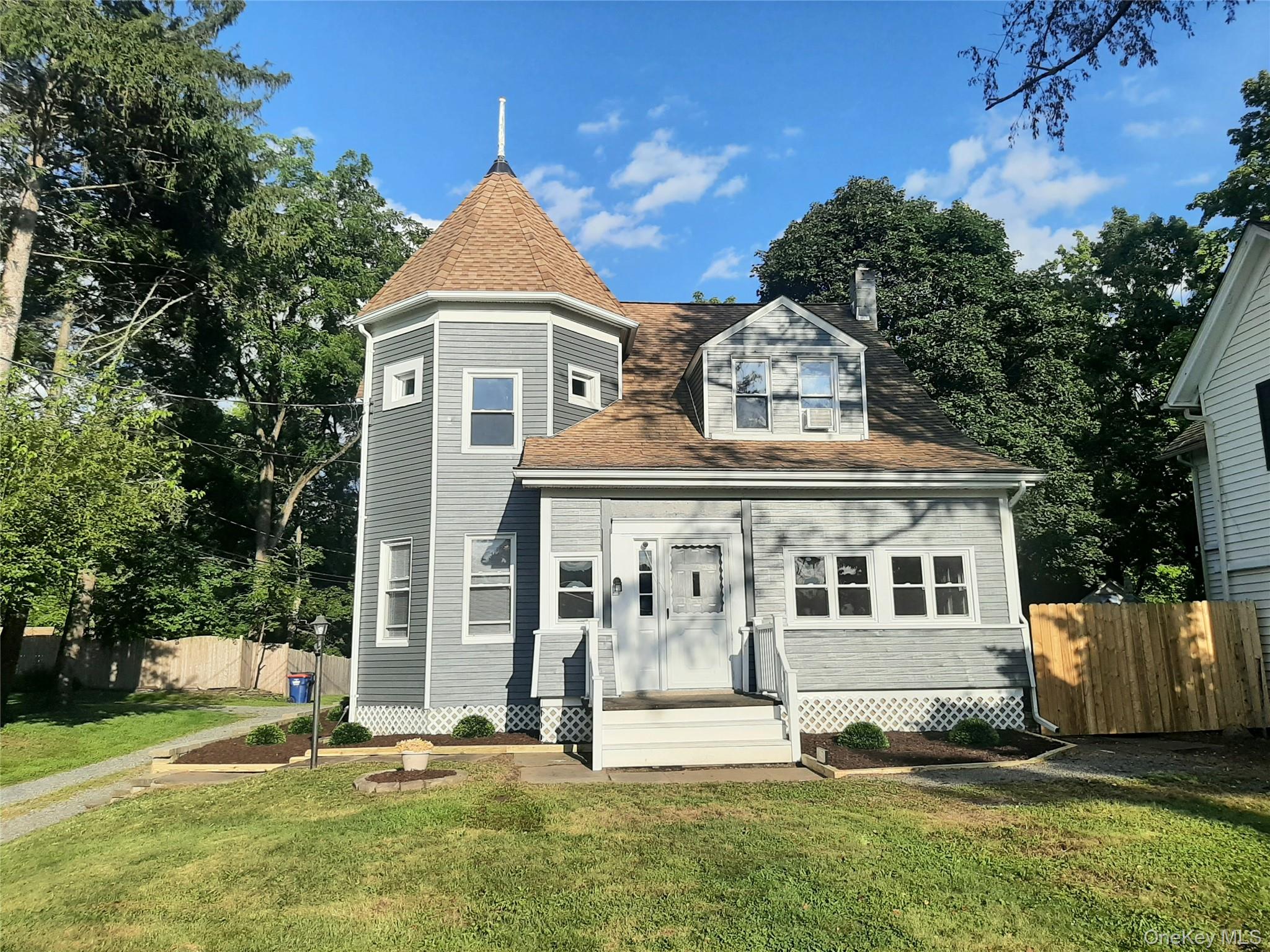 46 Old Post Road – For Sale photo 2