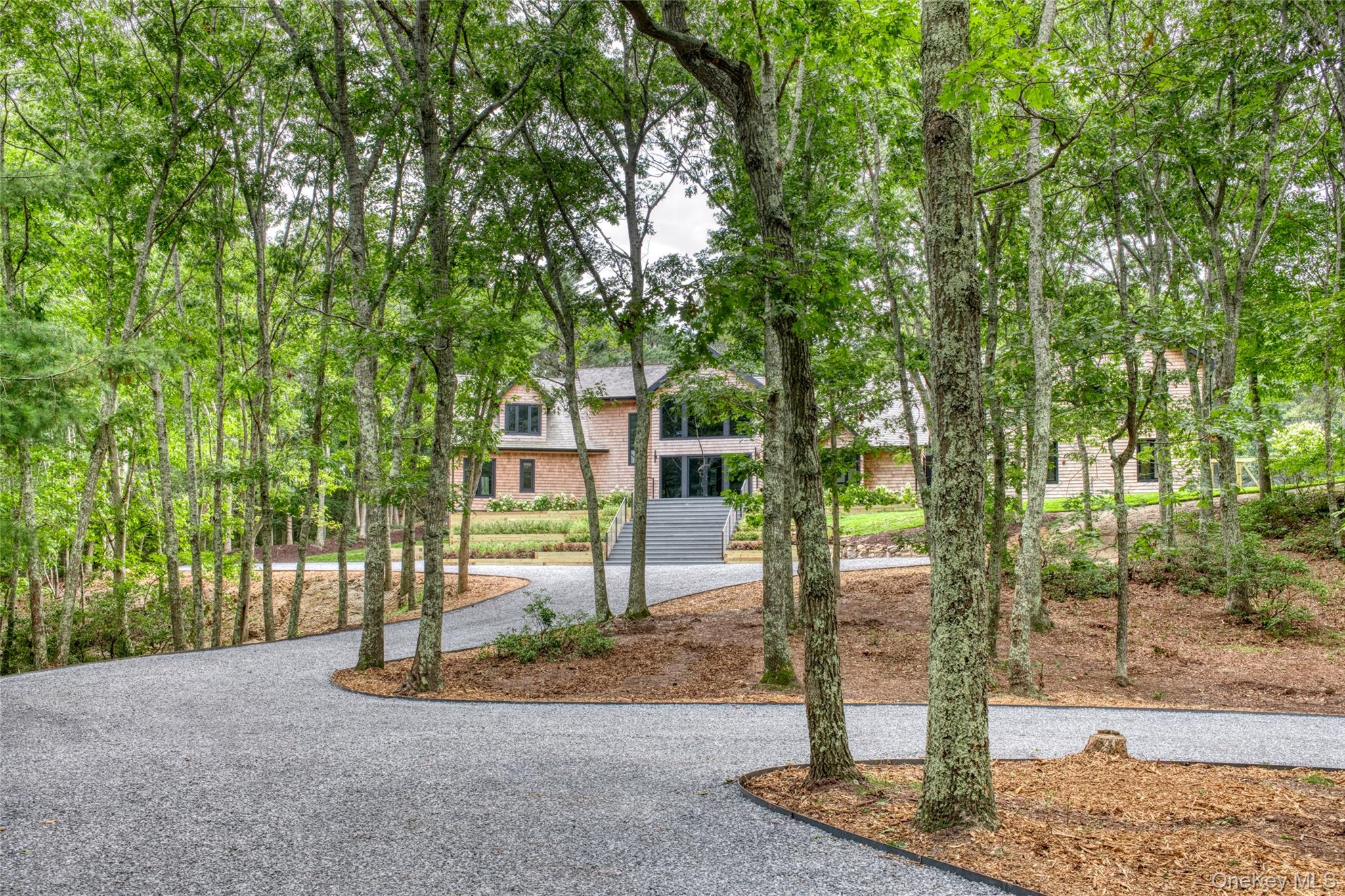 560 Little Noyack Path – For Sale photo 2