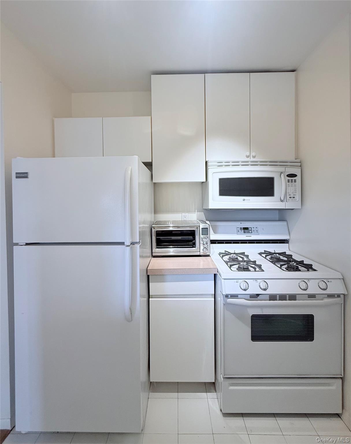 1 Irving Place, Unit U17H photo 6