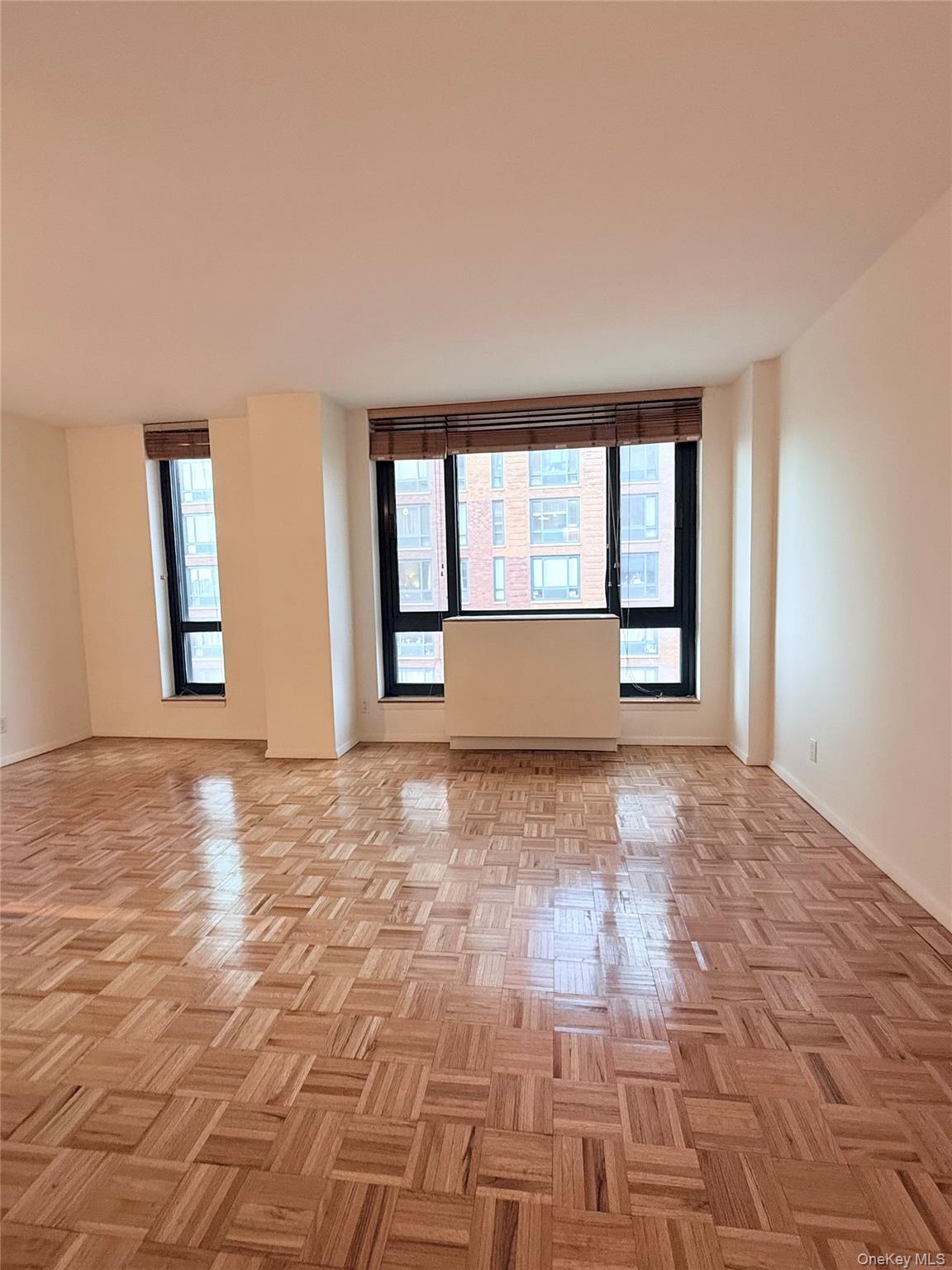 1 Irving Place, Unit U17H photo 3
