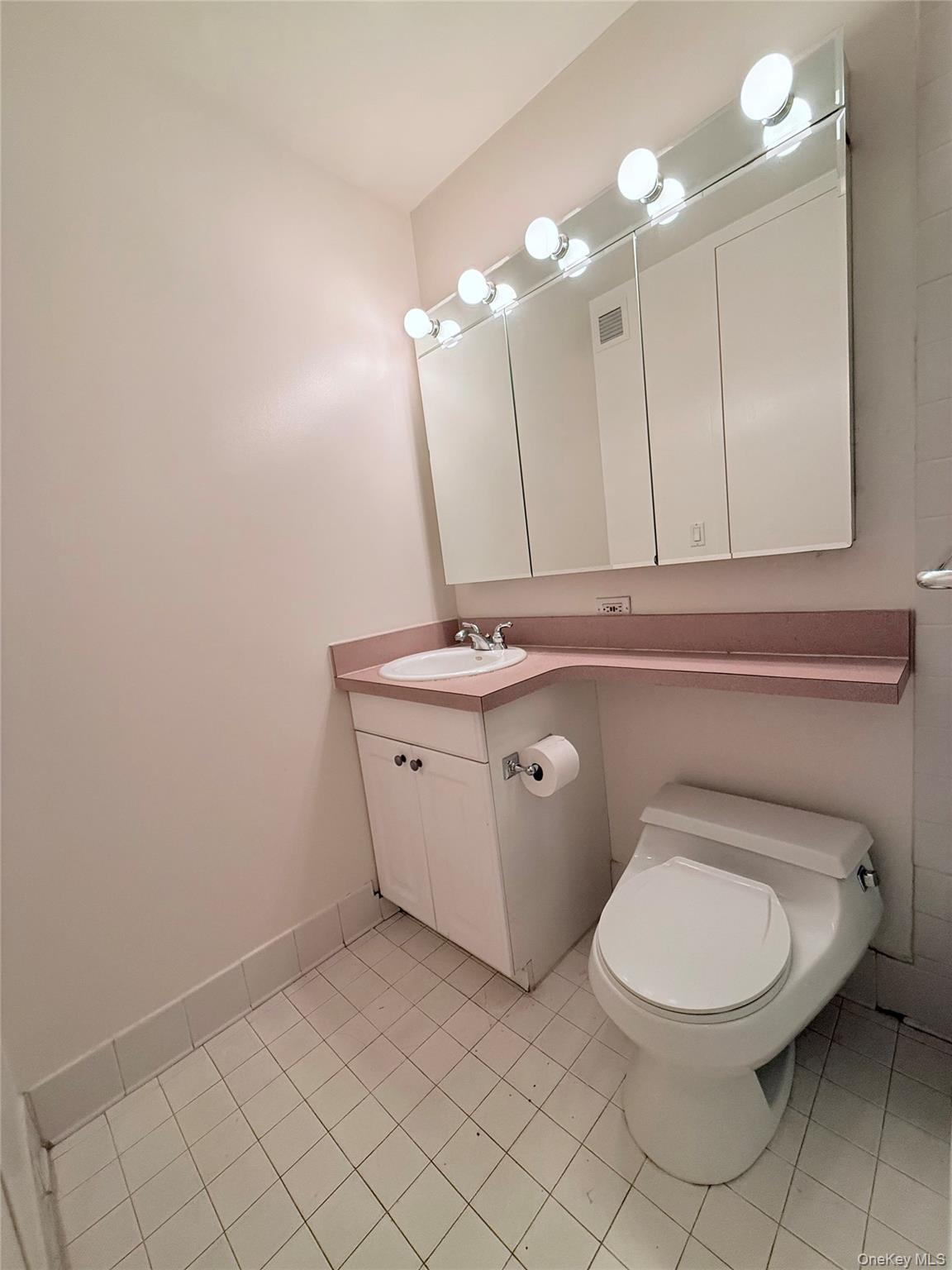 1 Irving Place, Unit U17H photo 10