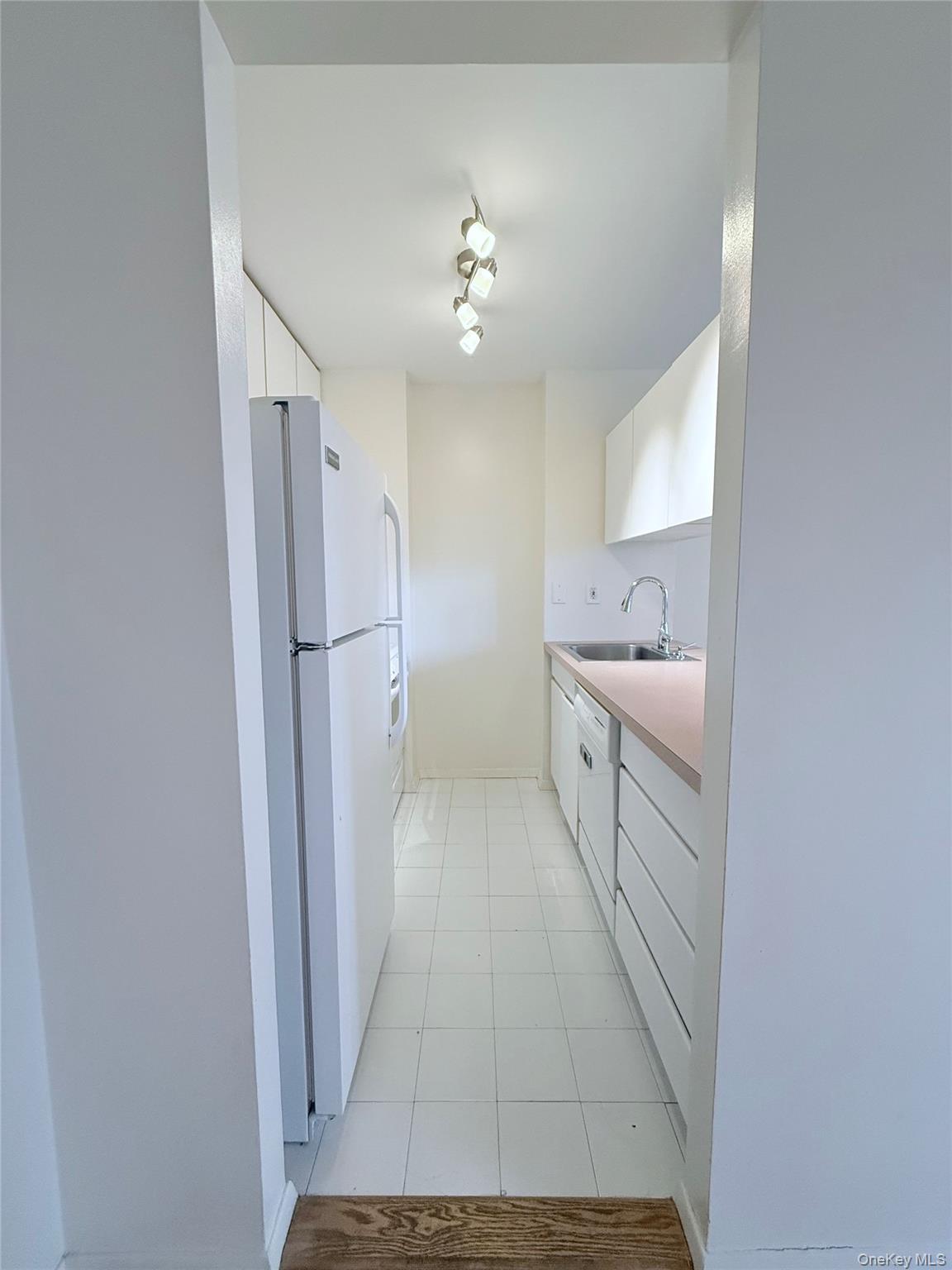 1 Irving Place, Unit U17H photo 5