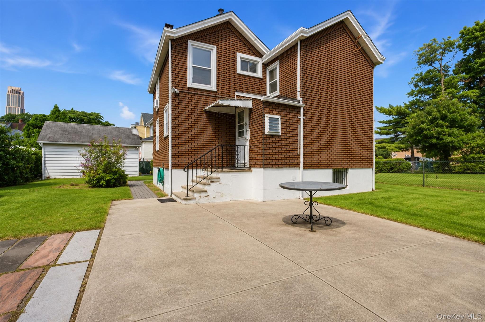 99 Homestead Place – For Sale photo 2
