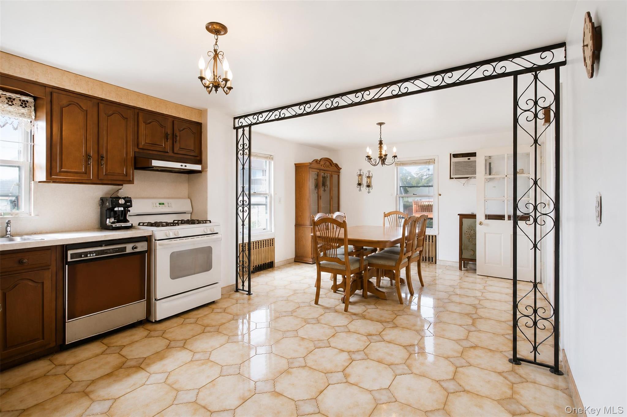 99 Homestead Place – For Sale photo 8