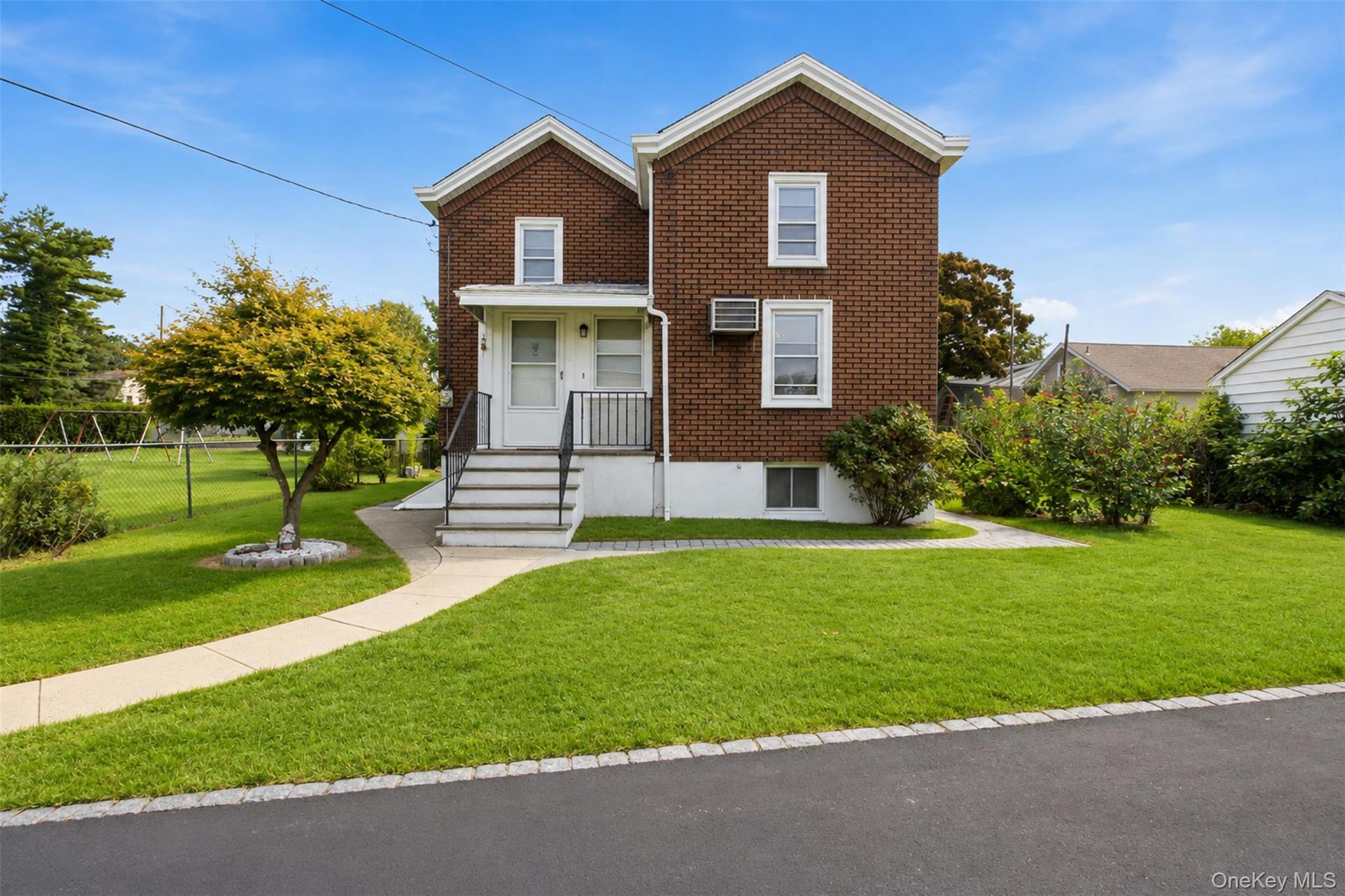 99 Homestead Place – For Sale