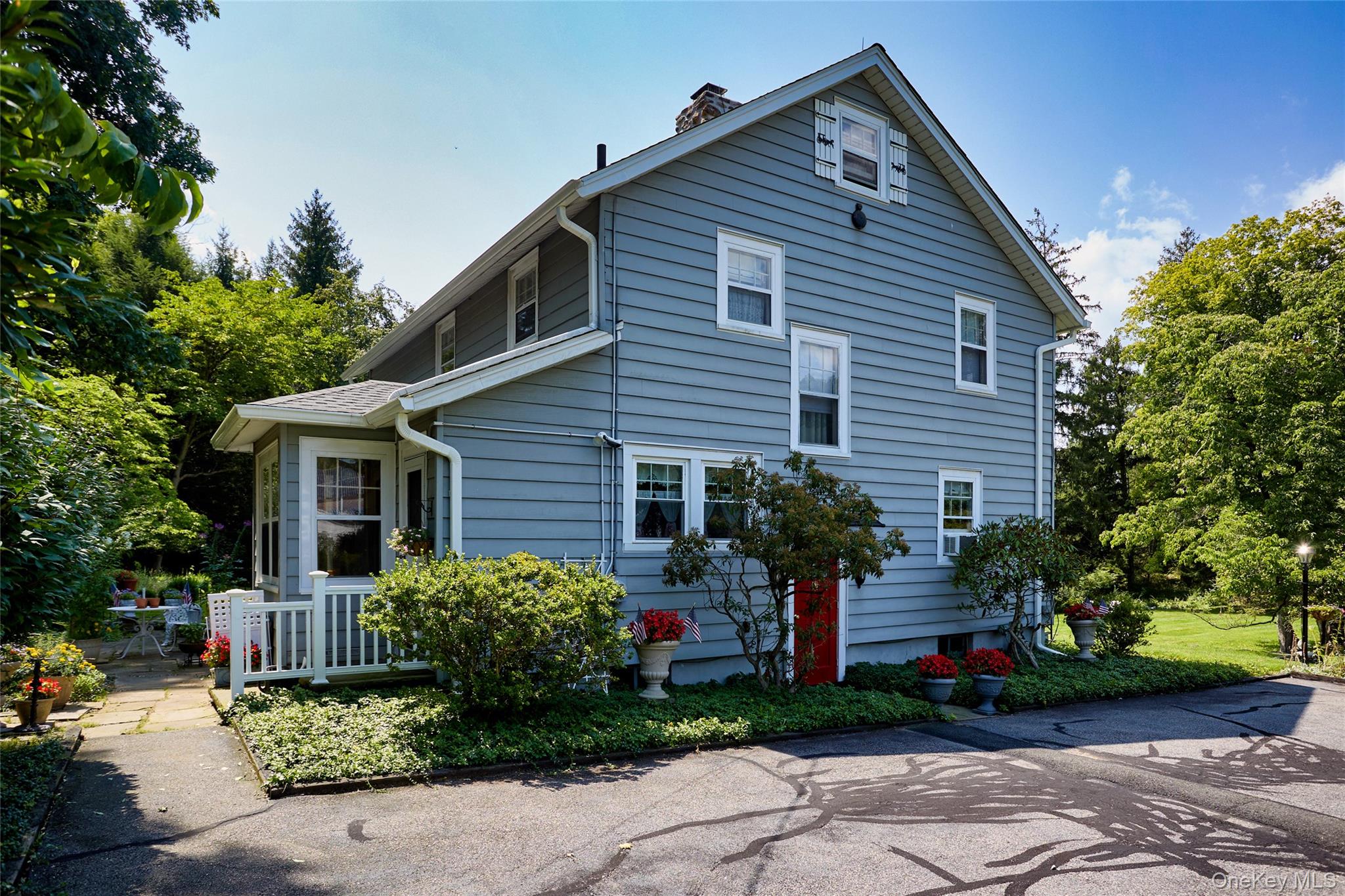6 Laurel Road – For Sale photo 2