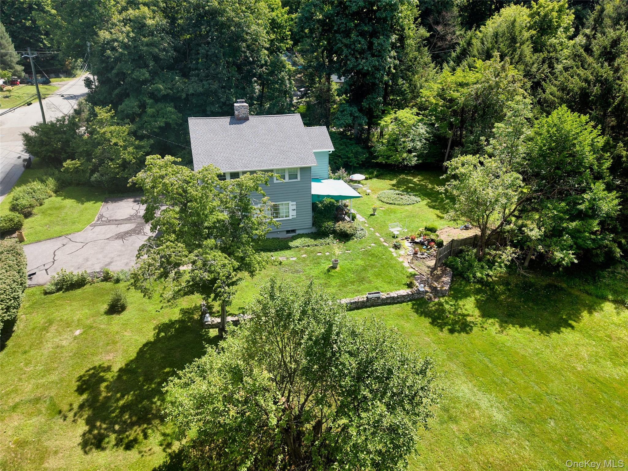 6 Laurel Road – For Sale photo 4