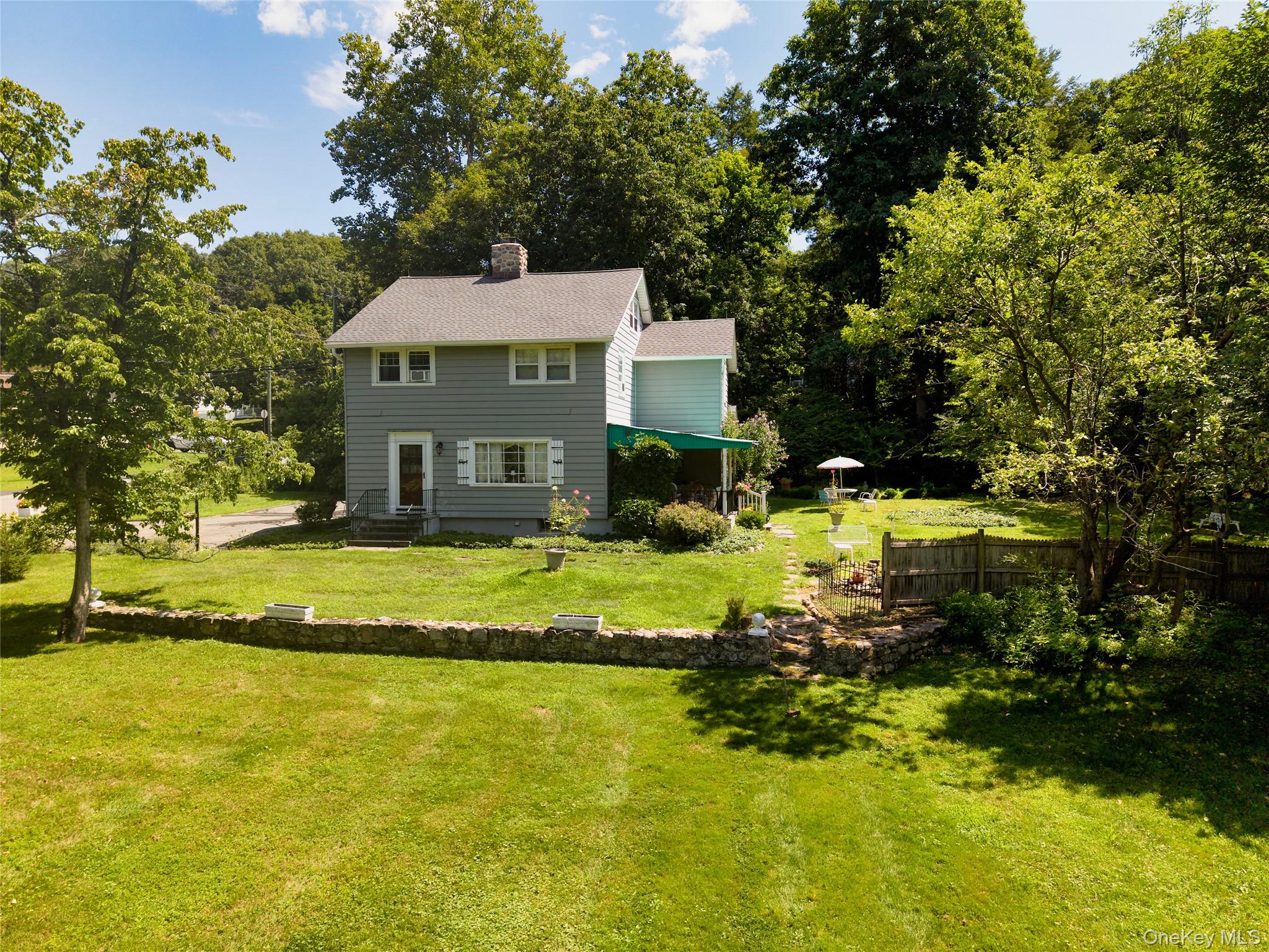 6 Laurel Road – For Sale