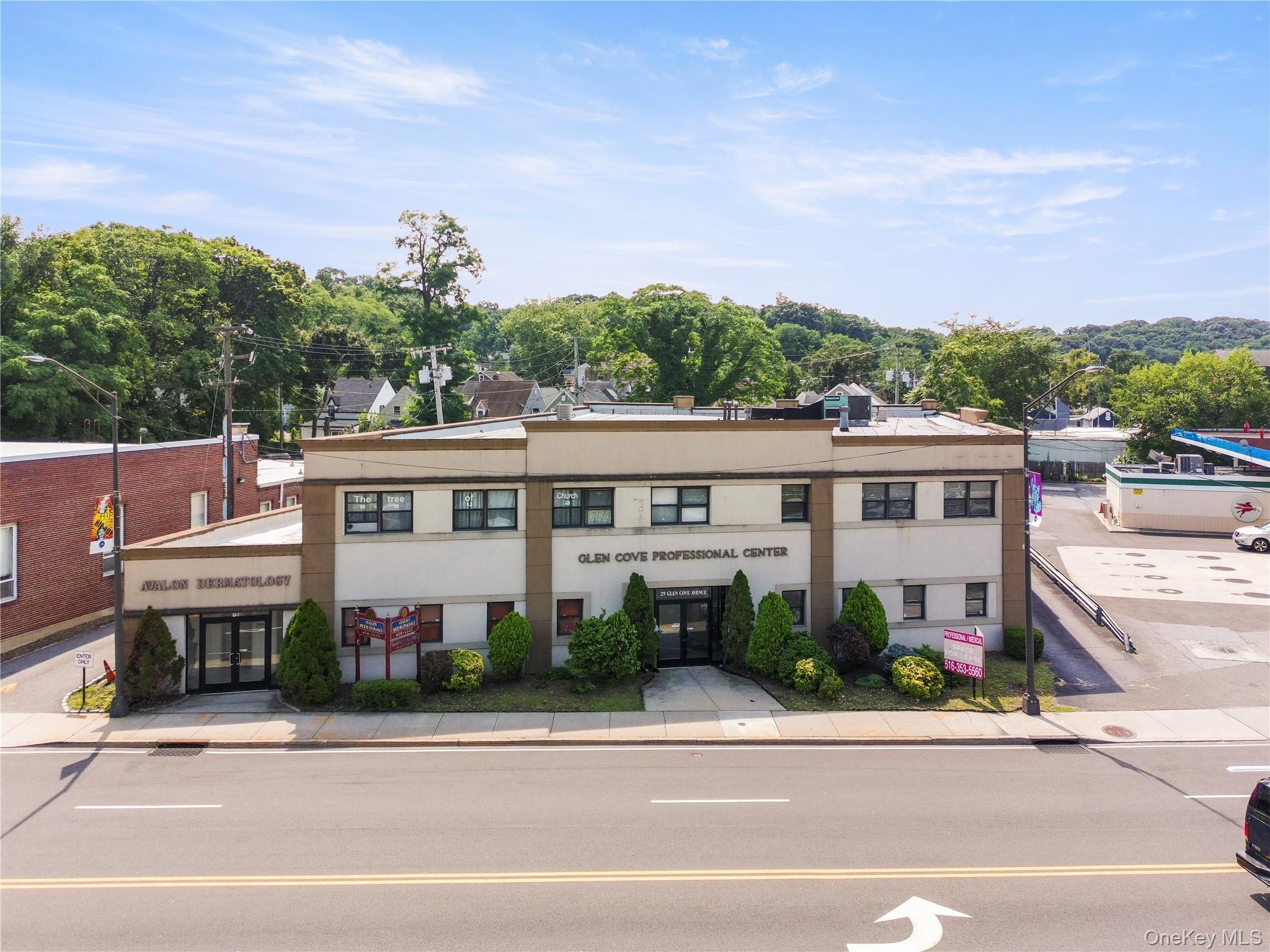 29 Glen Cove Avenue, Unit 202