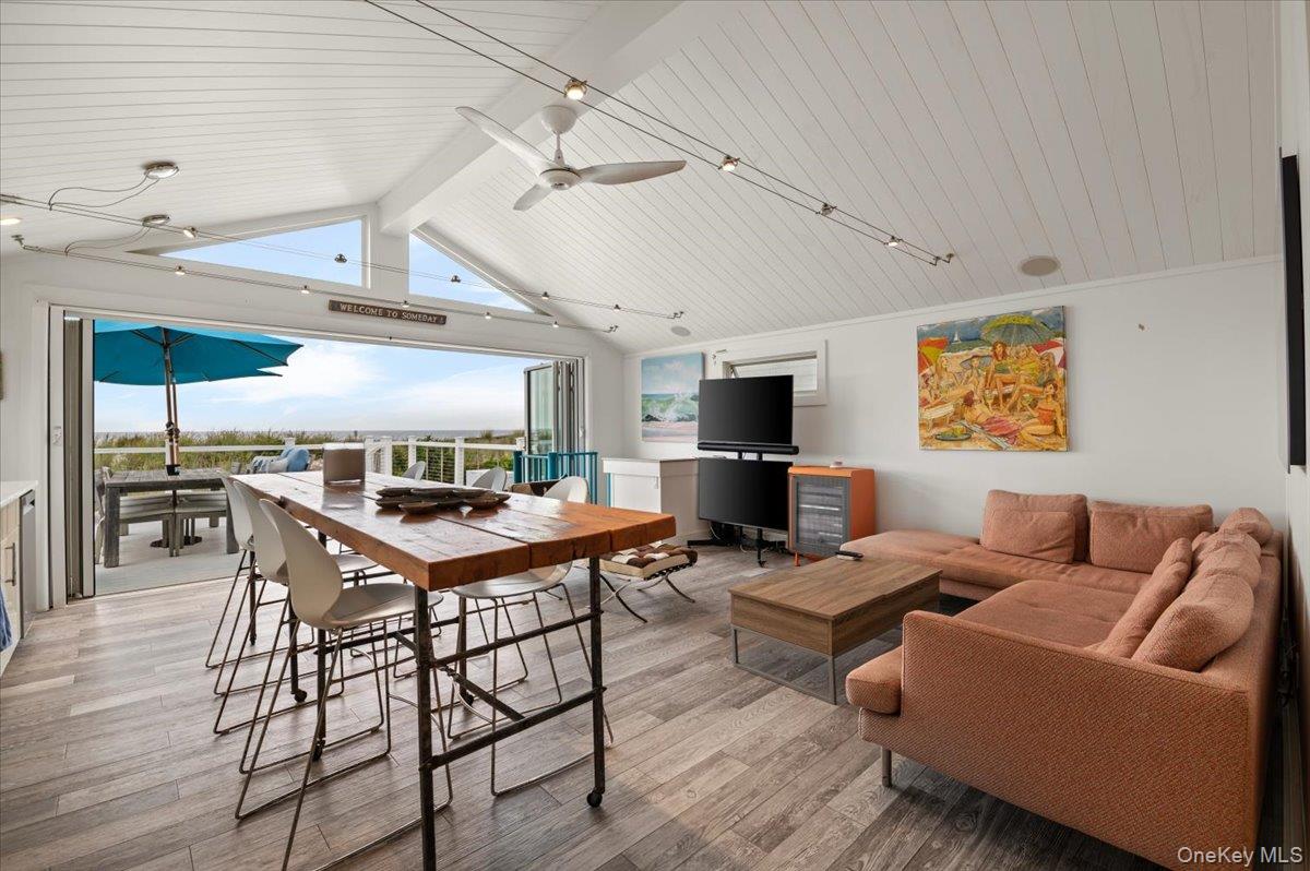 899 Oceanfront – For Sale photo 4