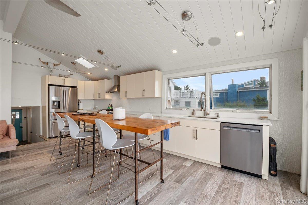 899 Oceanfront – For Sale photo 7