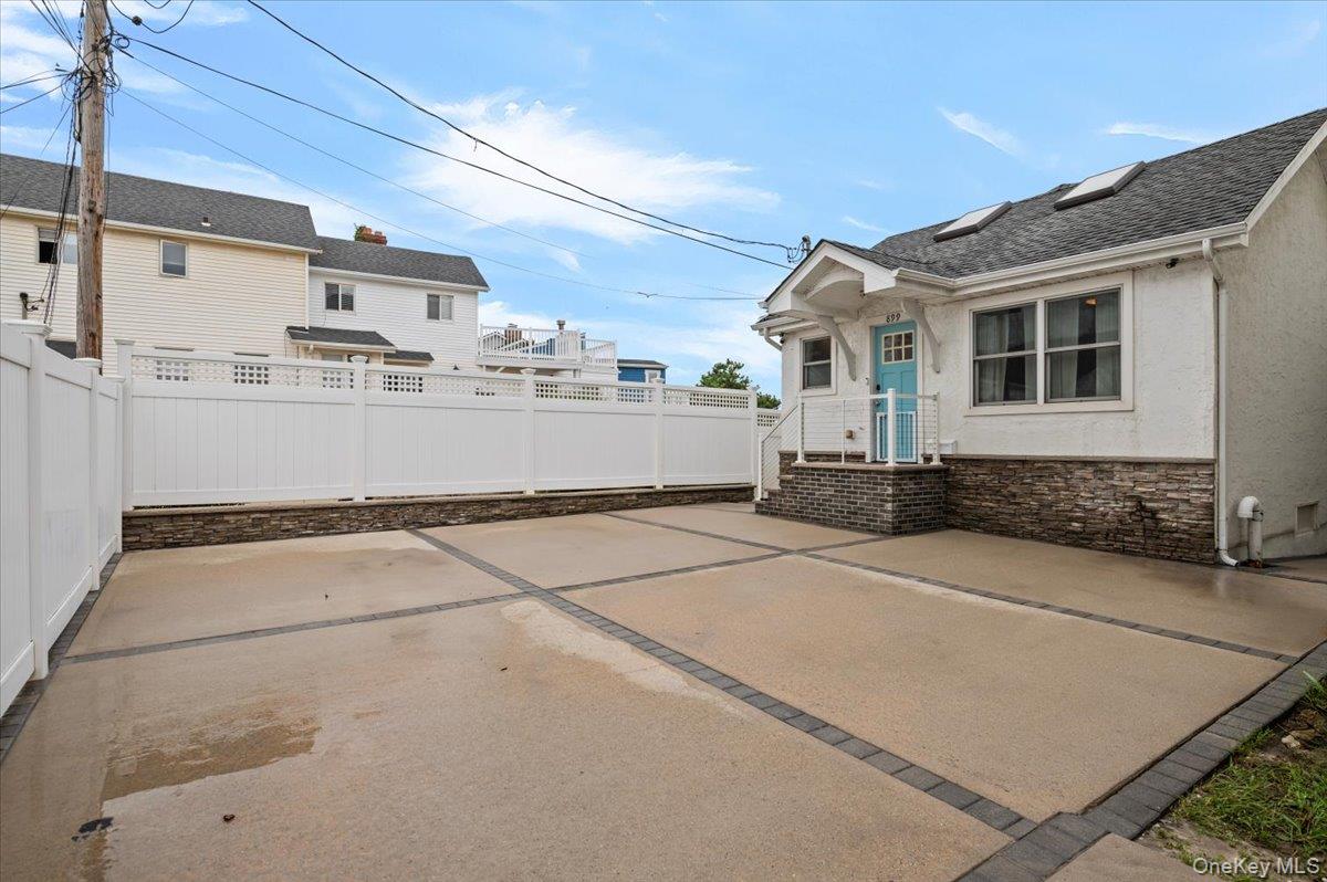 899 Oceanfront – For Sale photo 20