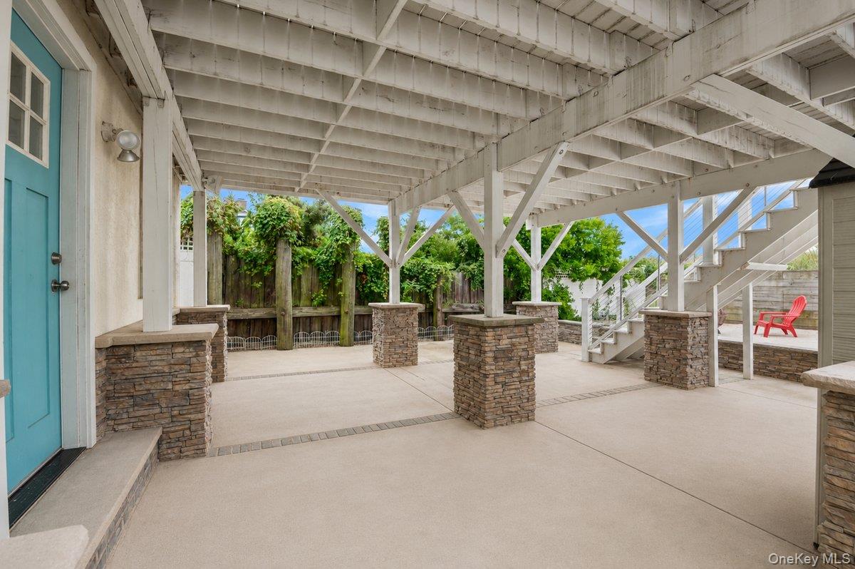 899 Oceanfront – For Sale photo 26