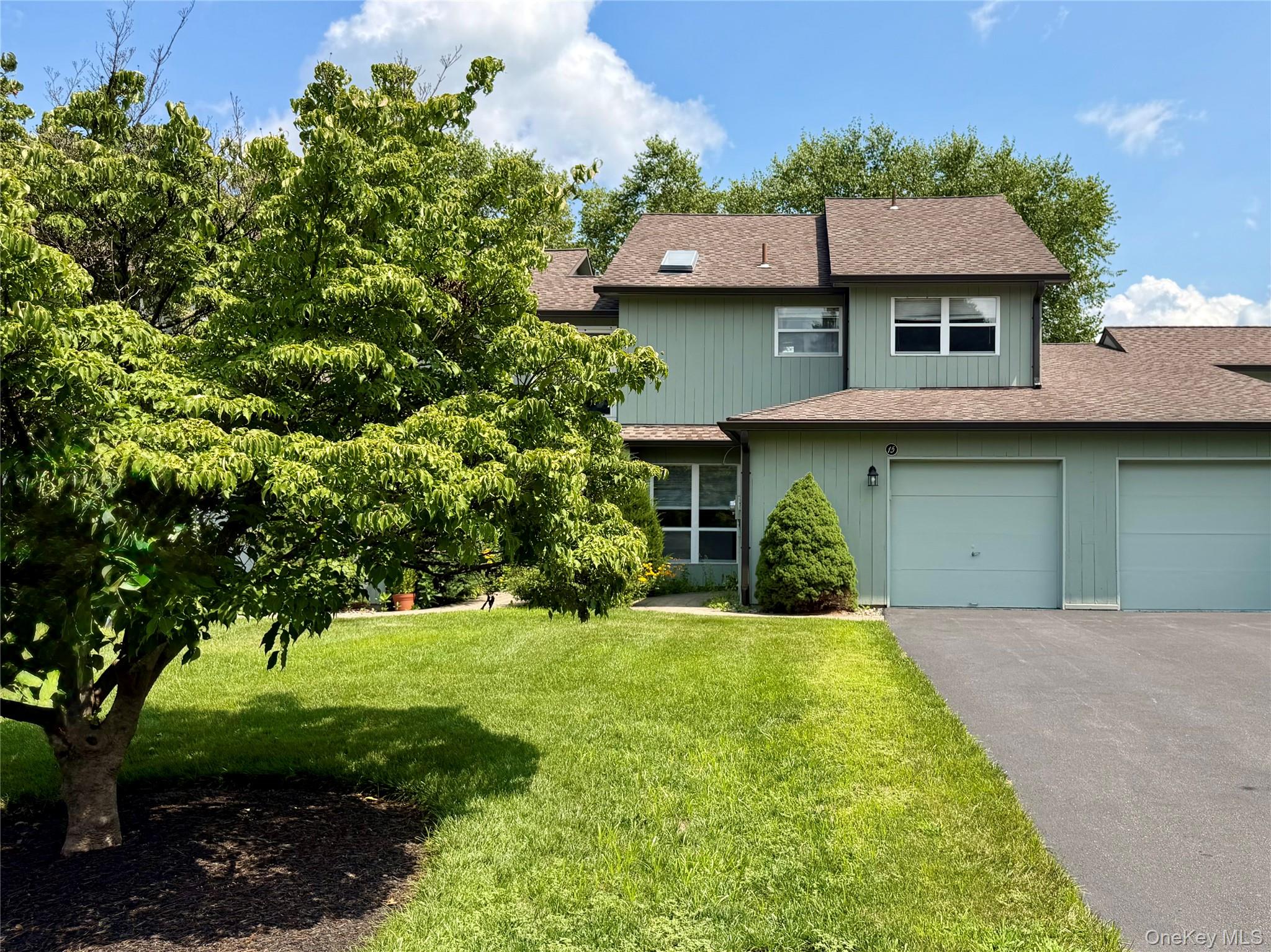 15 Pond Drive W – For Rent