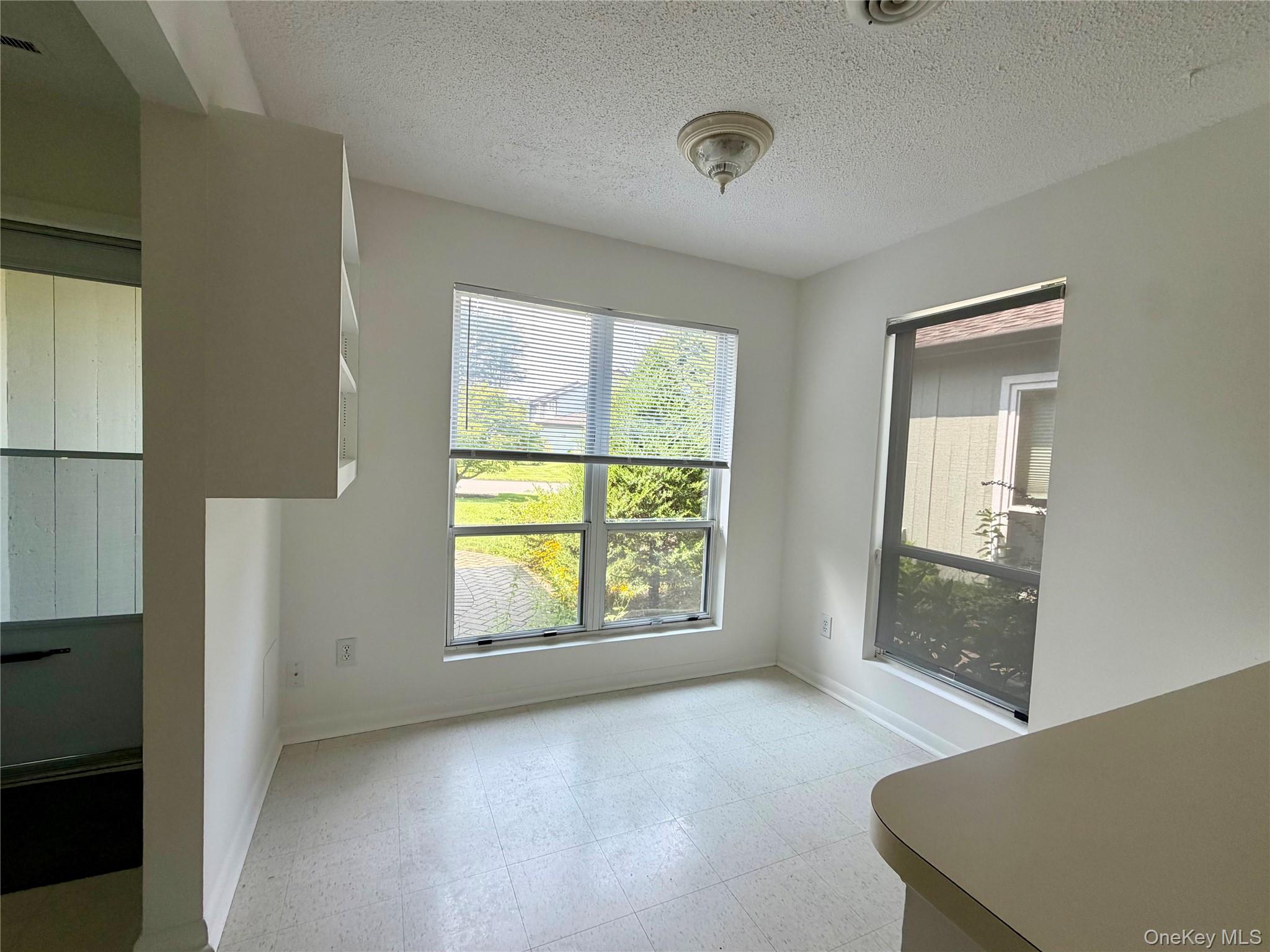 15 Pond Drive W – For Rent photo 4