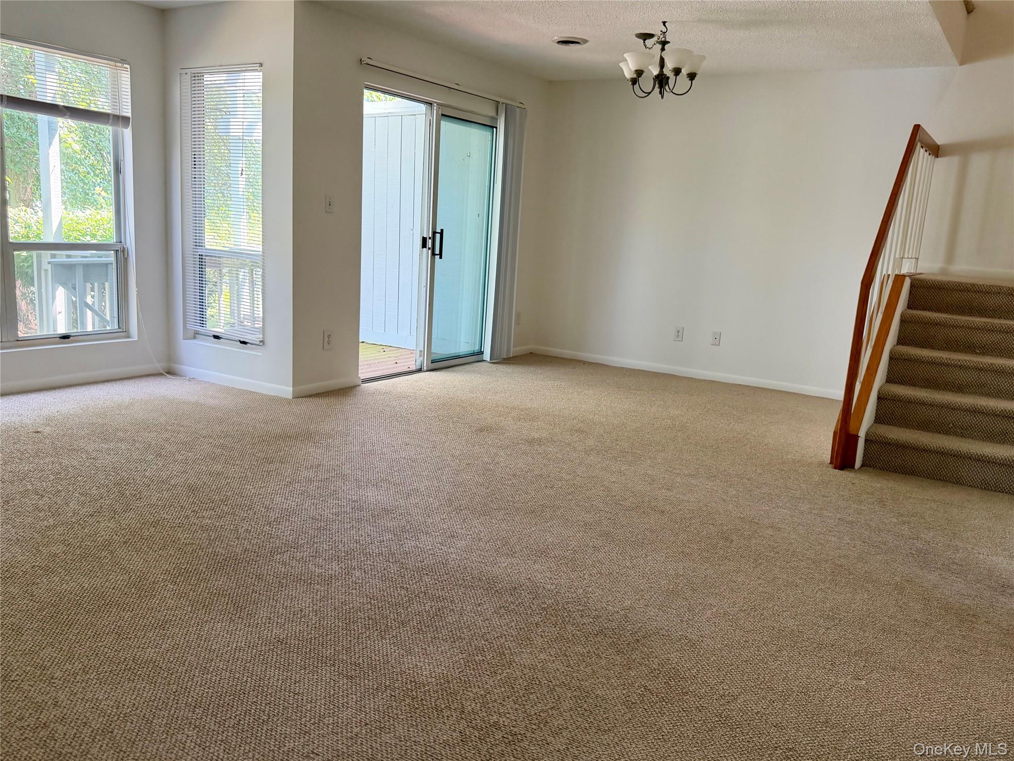 15 Pond Drive W – For Rent photo 10