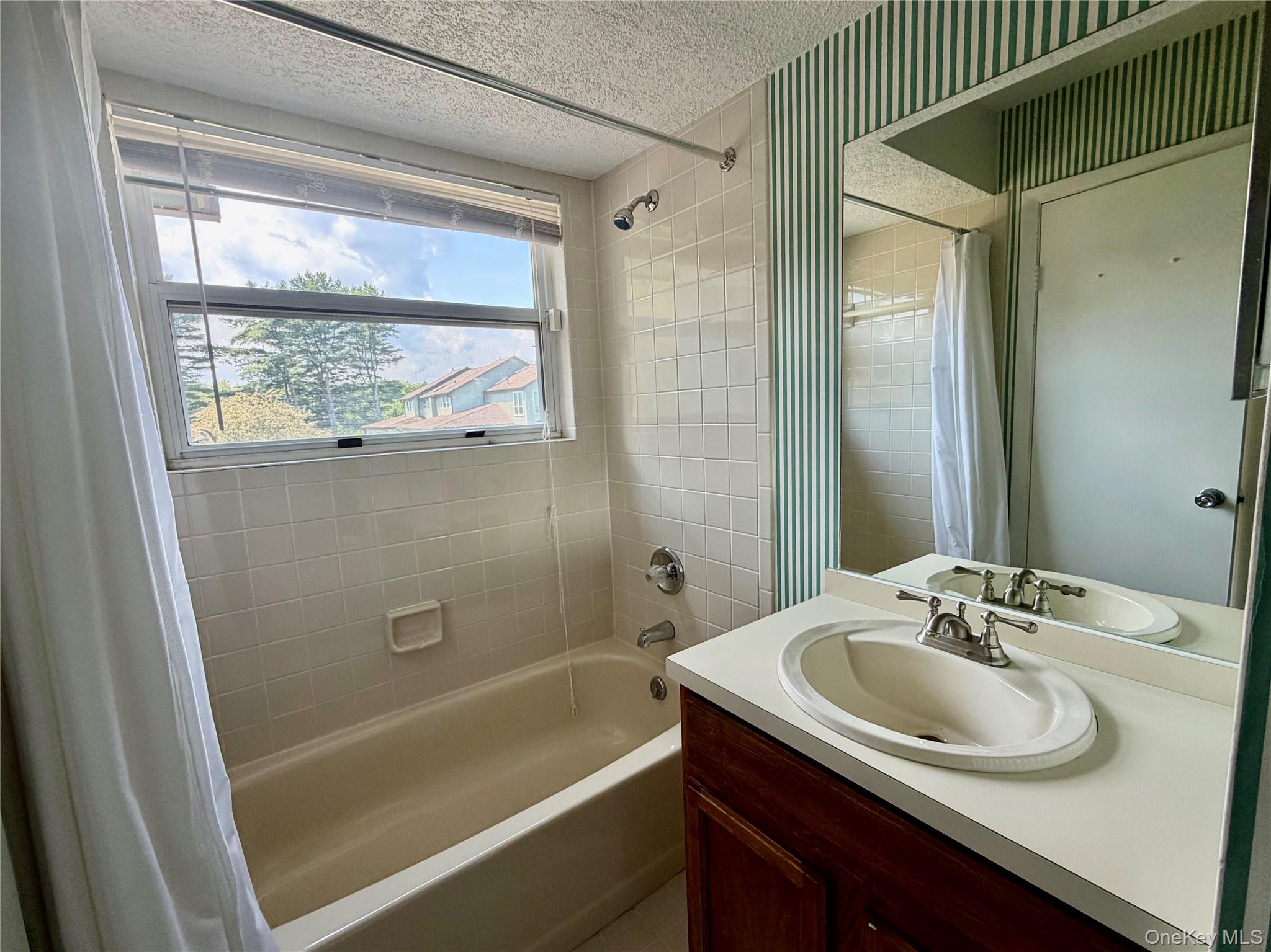 15 Pond Drive W – For Rent photo 23