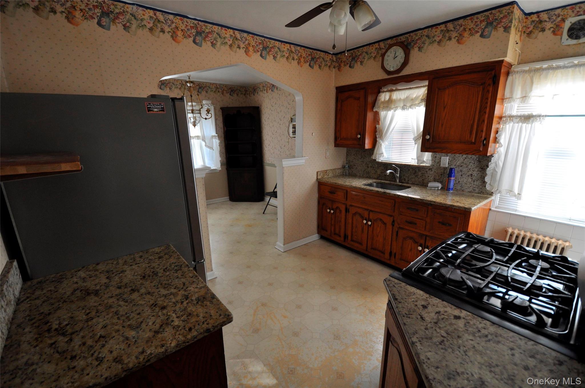 415 Lowell Avenue – For Rent photo 4