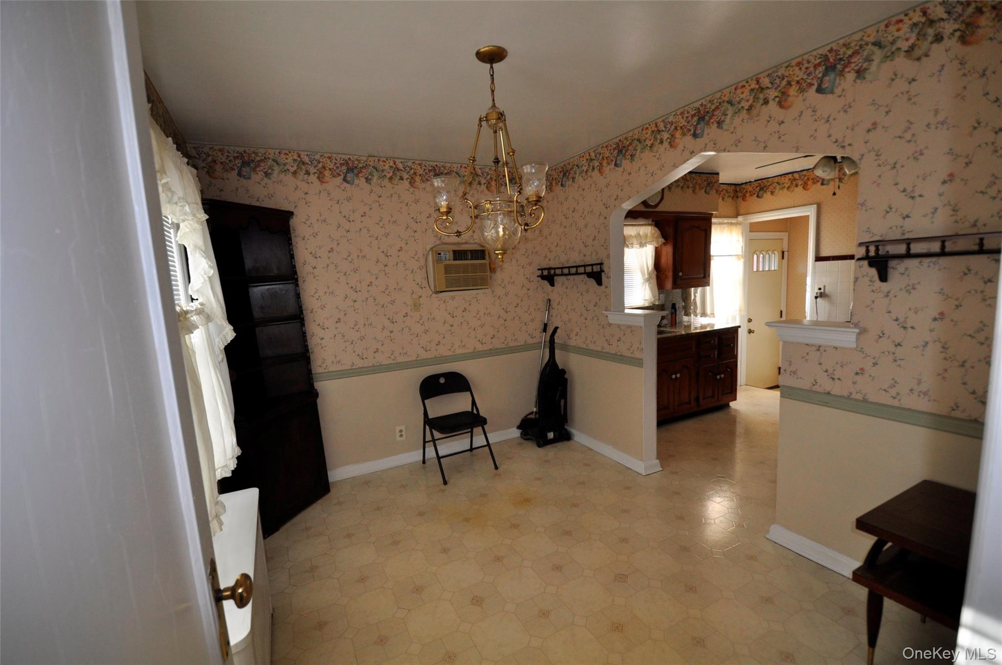 415 Lowell Avenue – For Rent photo 3