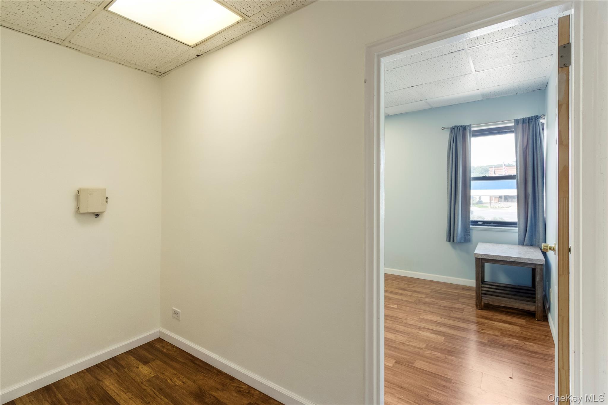 29 Glen Cove Avenue, Unit 210 photo 4
