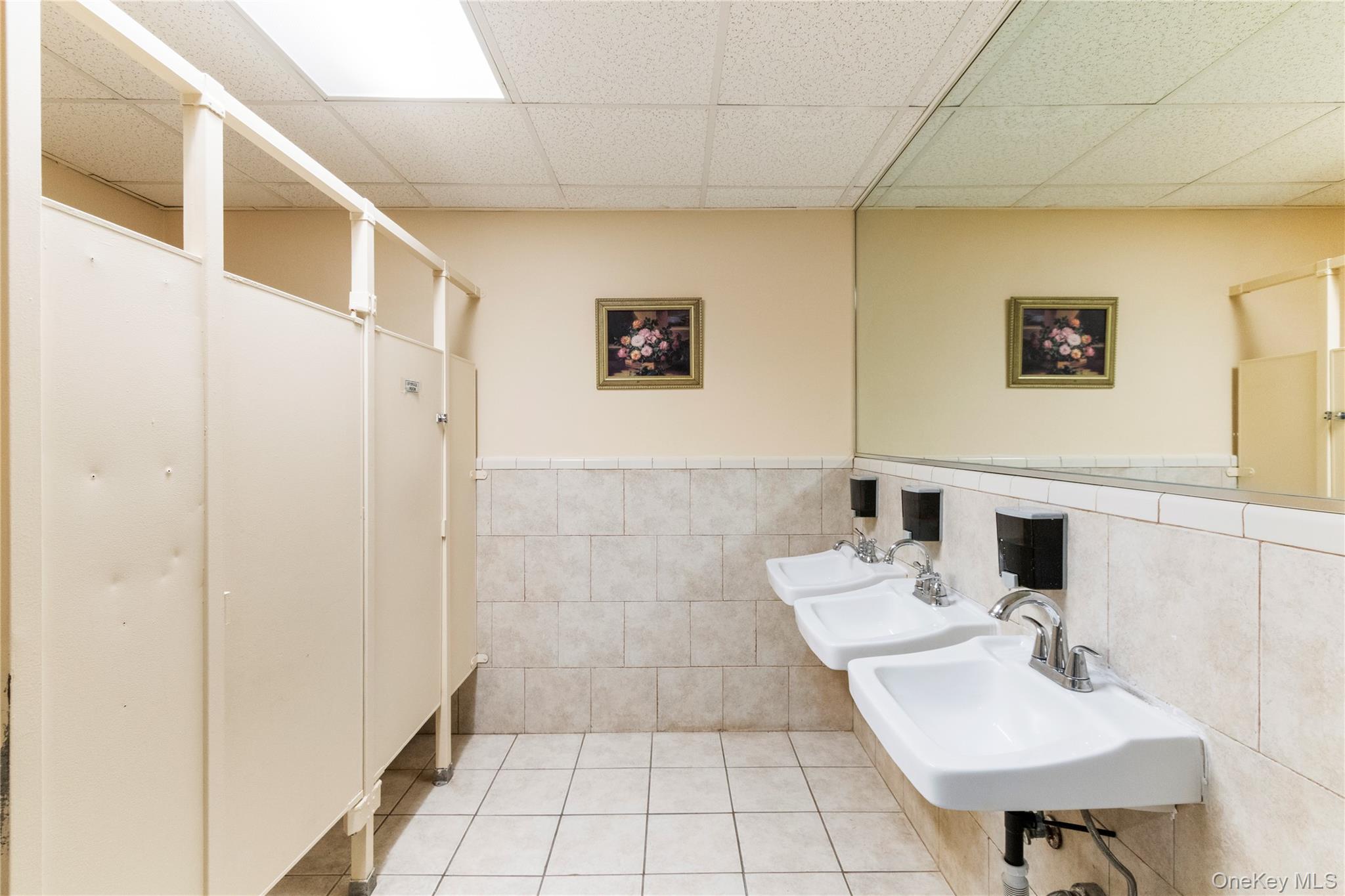 29 Glen Cove Avenue, Unit 210 photo 7