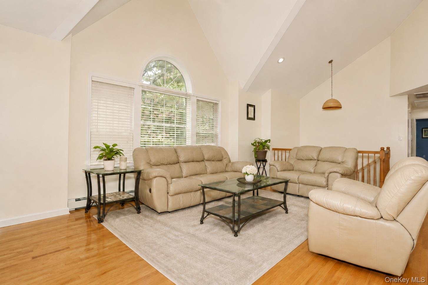 4 Woolf Road – For Sale photo 3