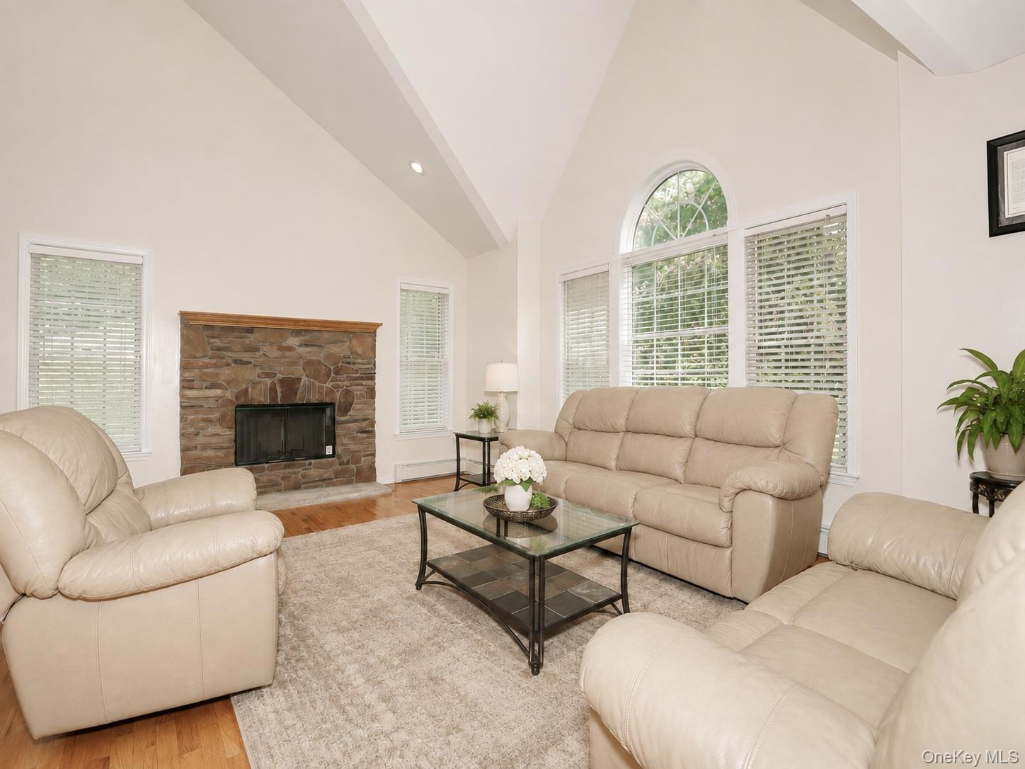 4 Woolf Road – For Sale photo 2